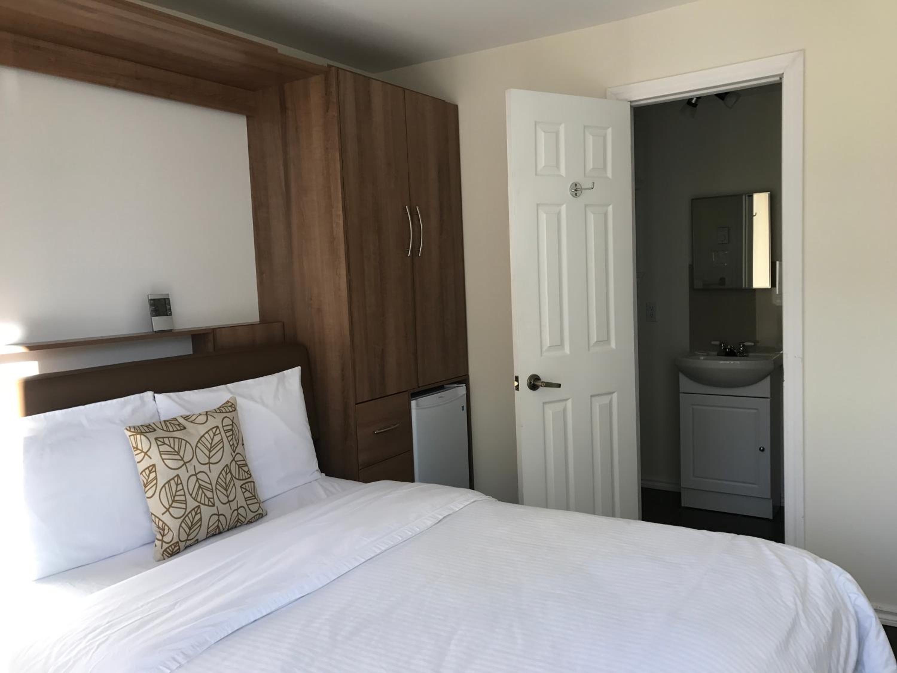 Standard Double Room photo 2