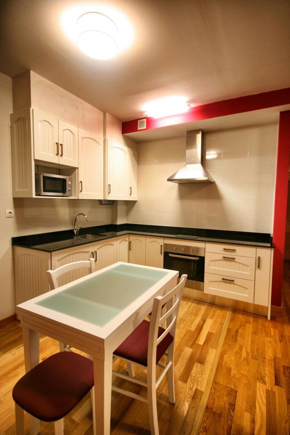 Studio Apartment - Photo 2