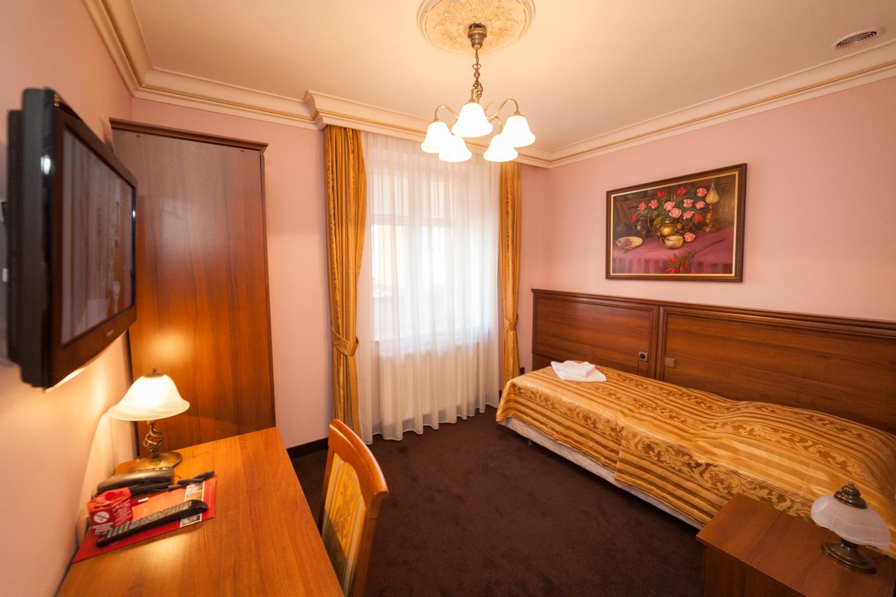 Small Single Room photo 1