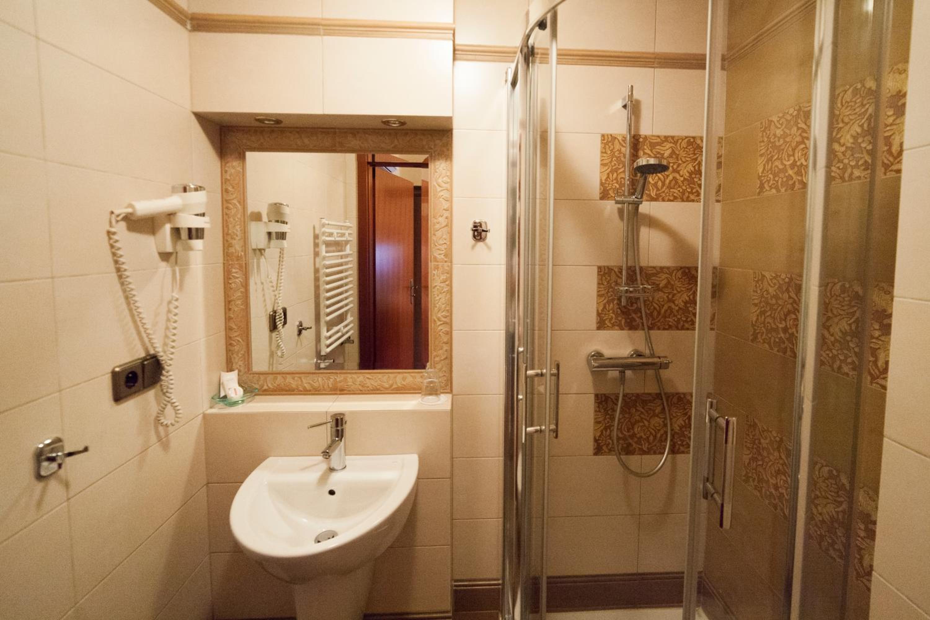 Small Single Room photo 2