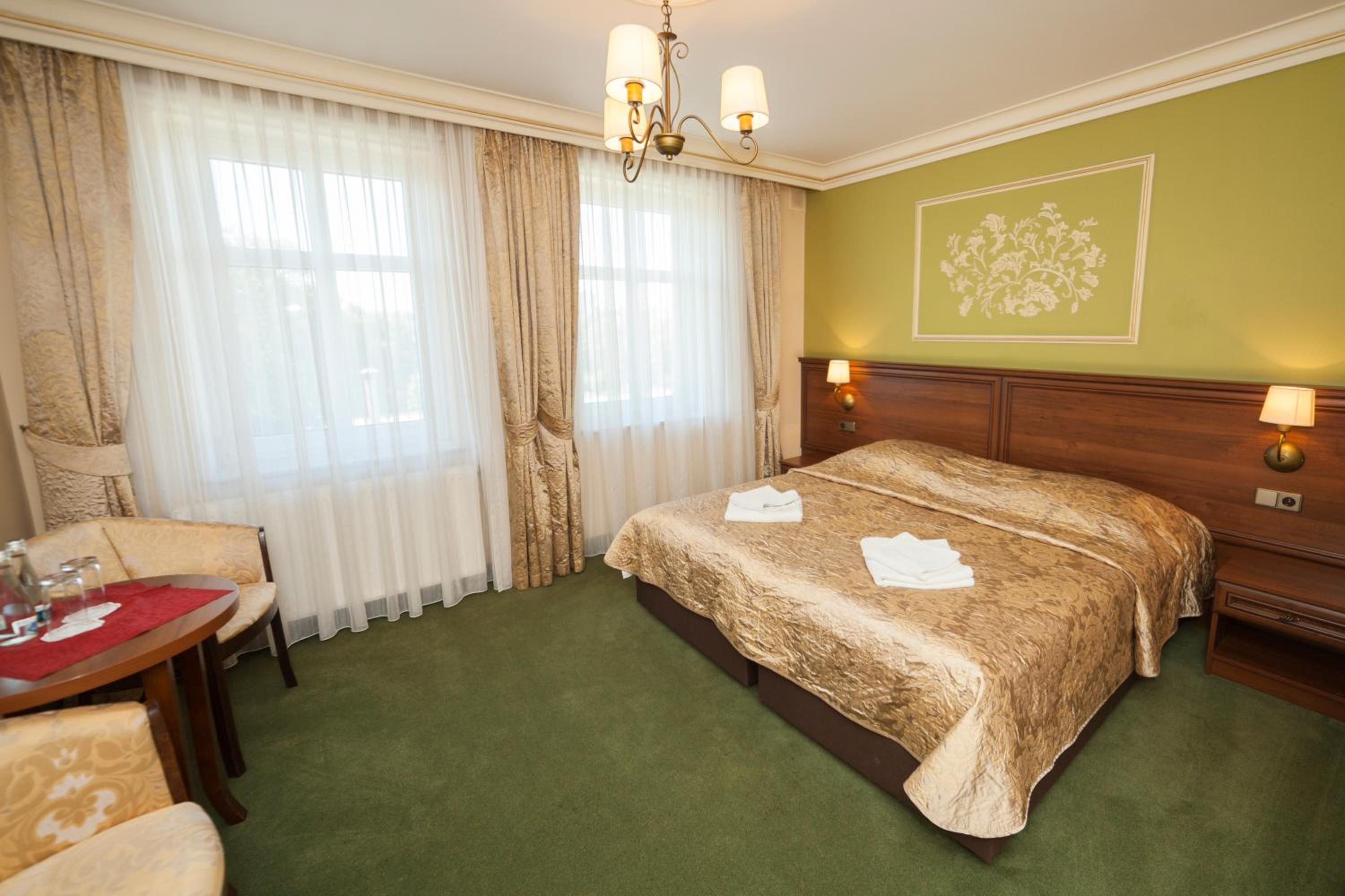 Small Double or Twin Room - Photo 1