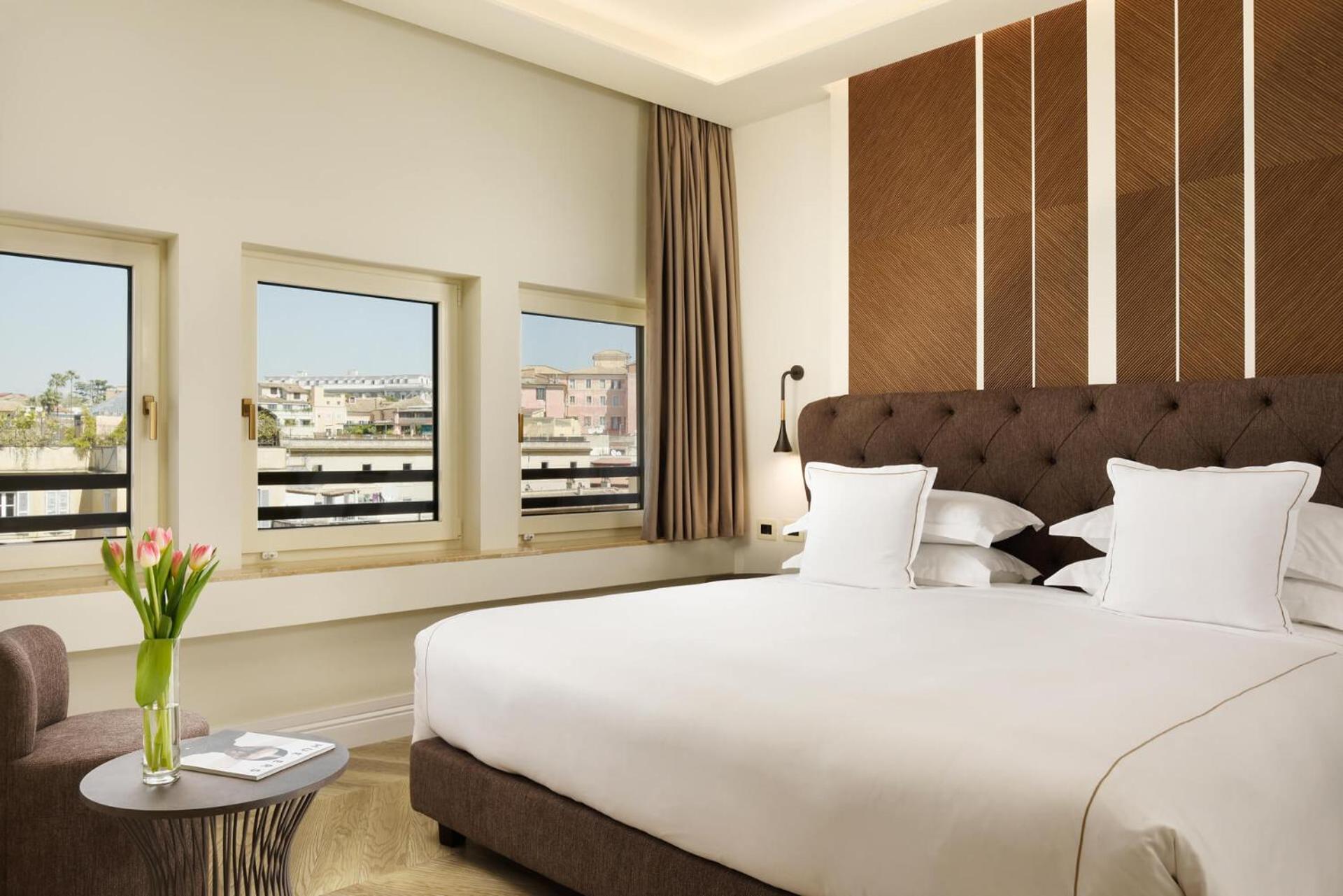 One Bedroom Suite with Jacuzzi & Panoramic view photo 1