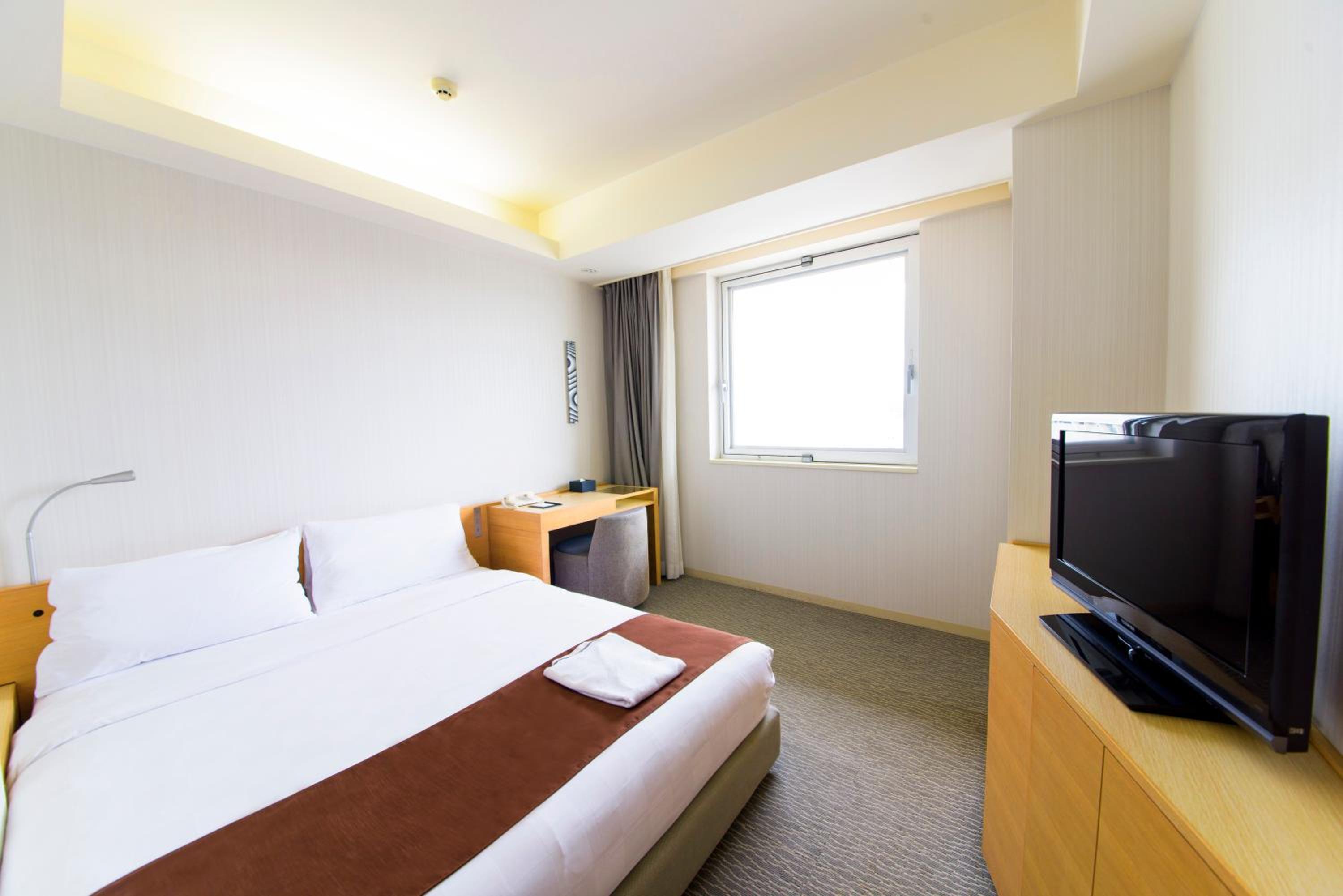 Double Room - Non-Smoking  - Photo 11