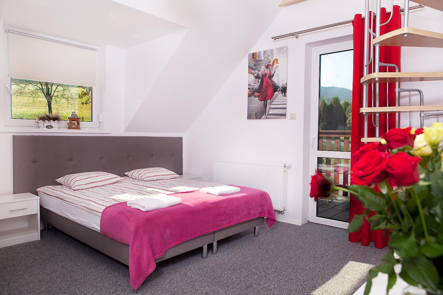 Comfort Family Room with Mezzanine photo 1