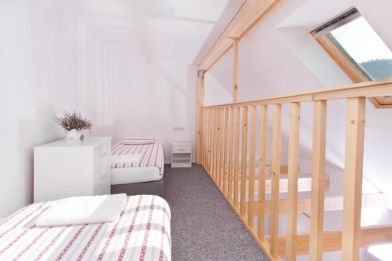 Comfort Family Room with Mezzanine photo 3