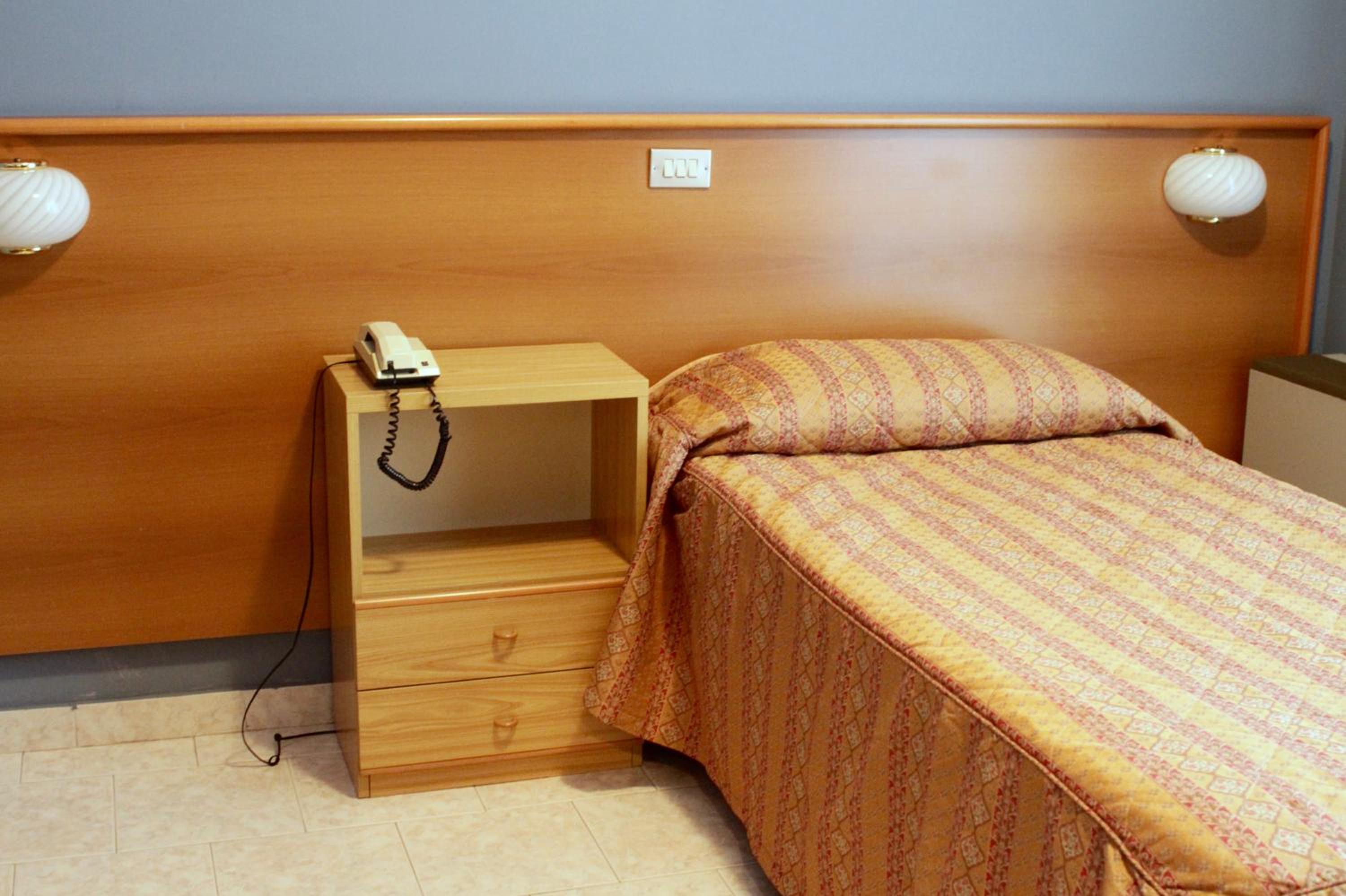Single Room photo 2