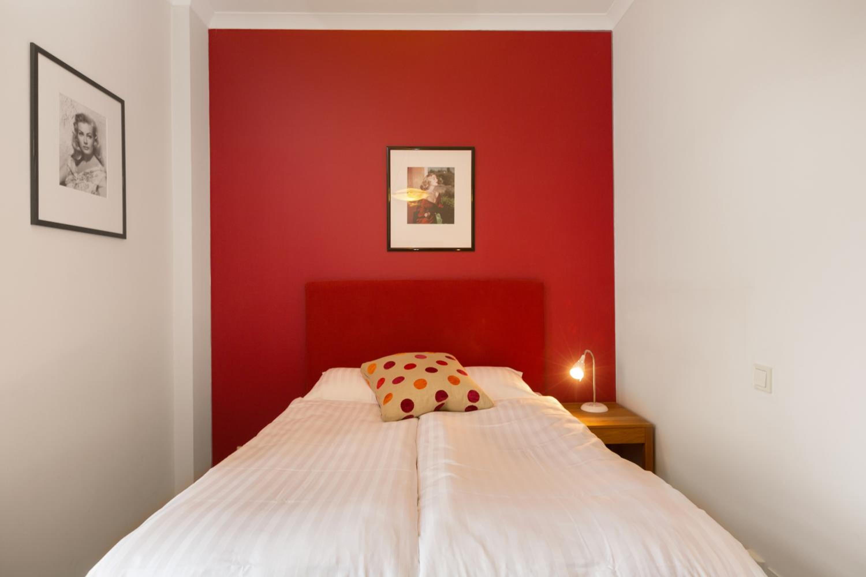 Small Double Room - Photo 1