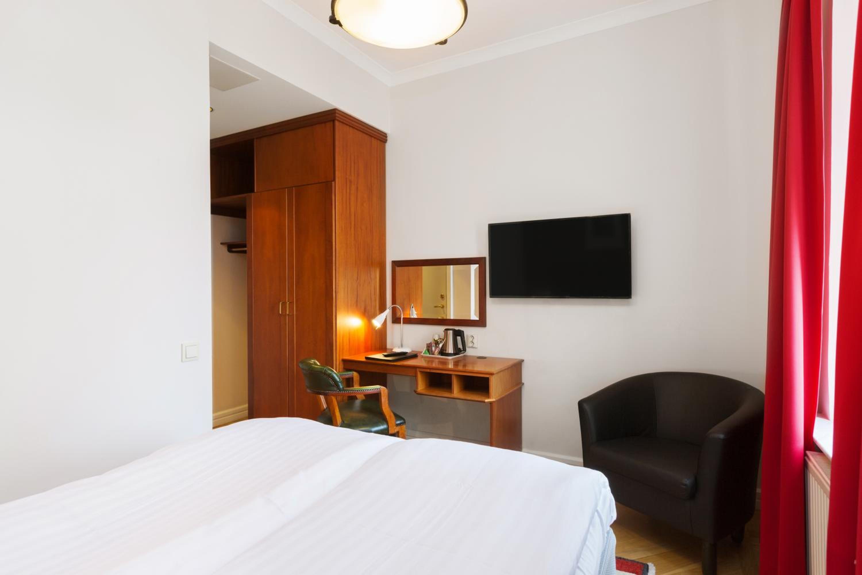 Small Double Room - Photo 2