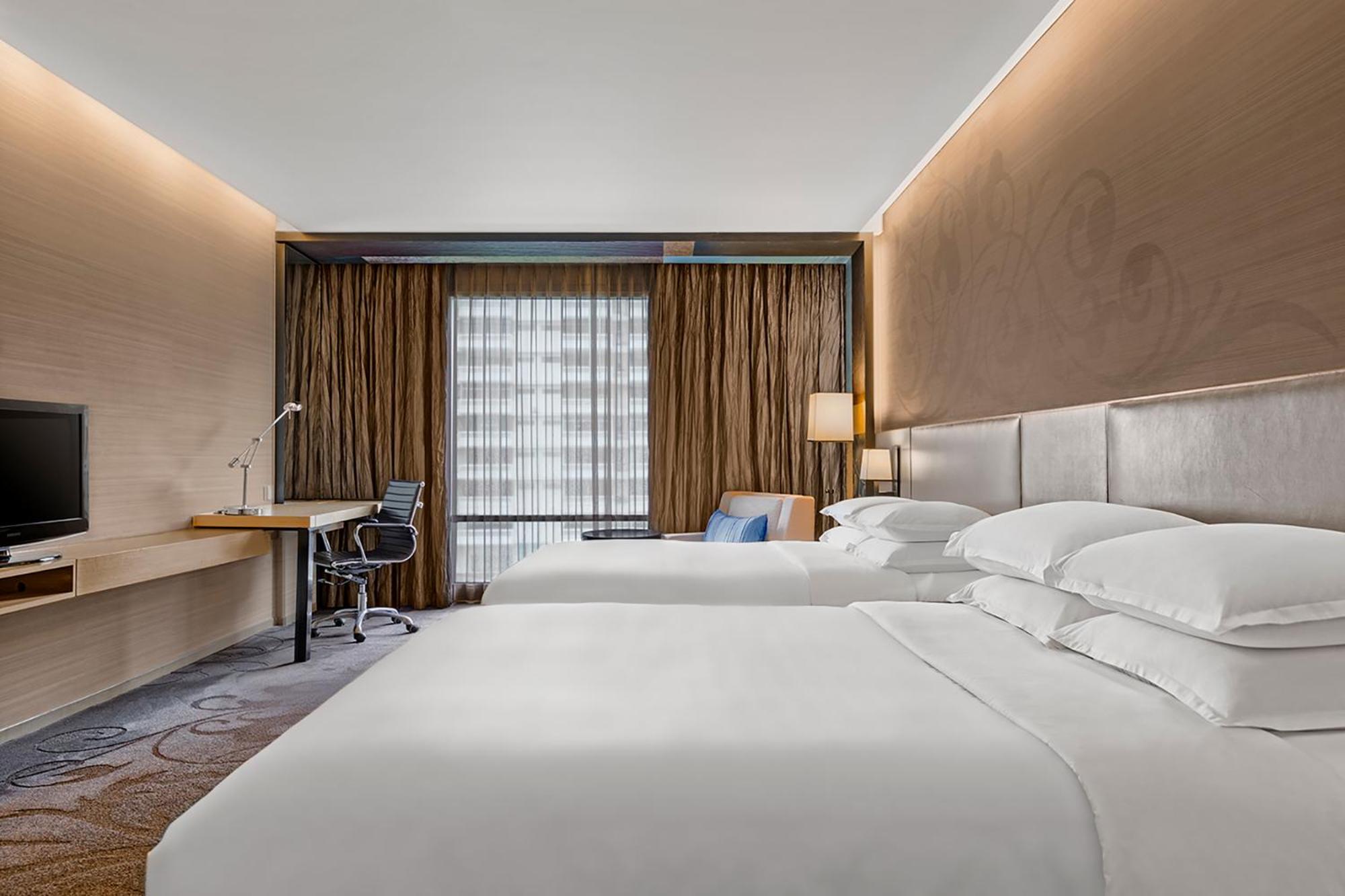 Paradox Signature Two Queen Room