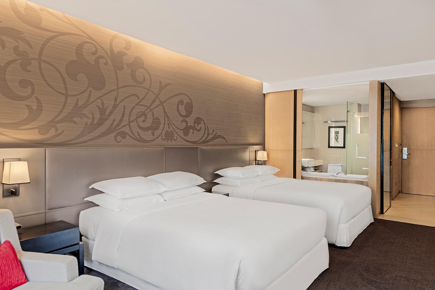 Paradox Signature Two Queen Room photo 2