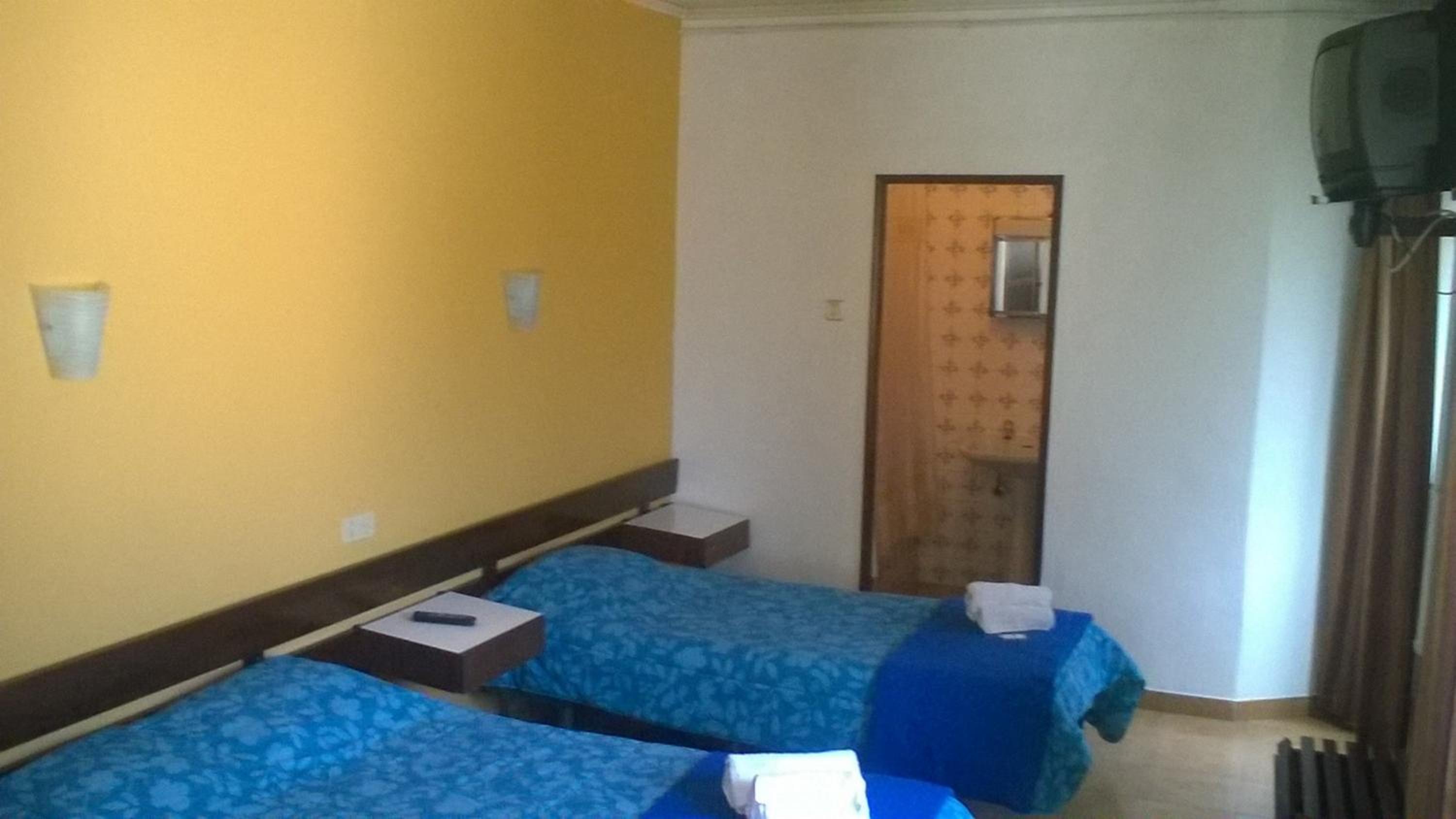 Triple Room with Private Bathroom - Photo 8