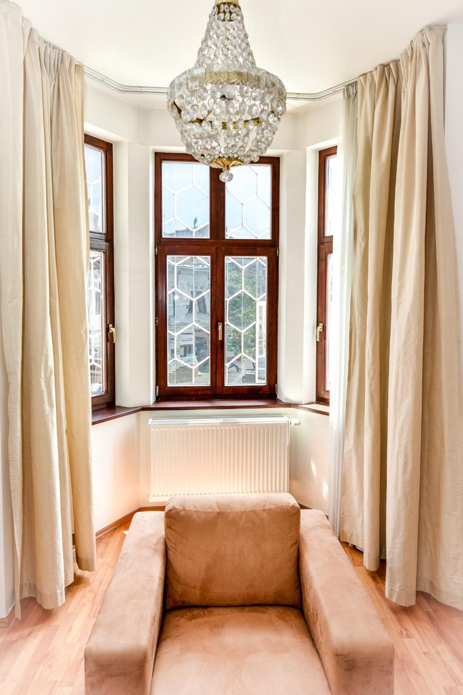 Studio Apartment - Photo 2