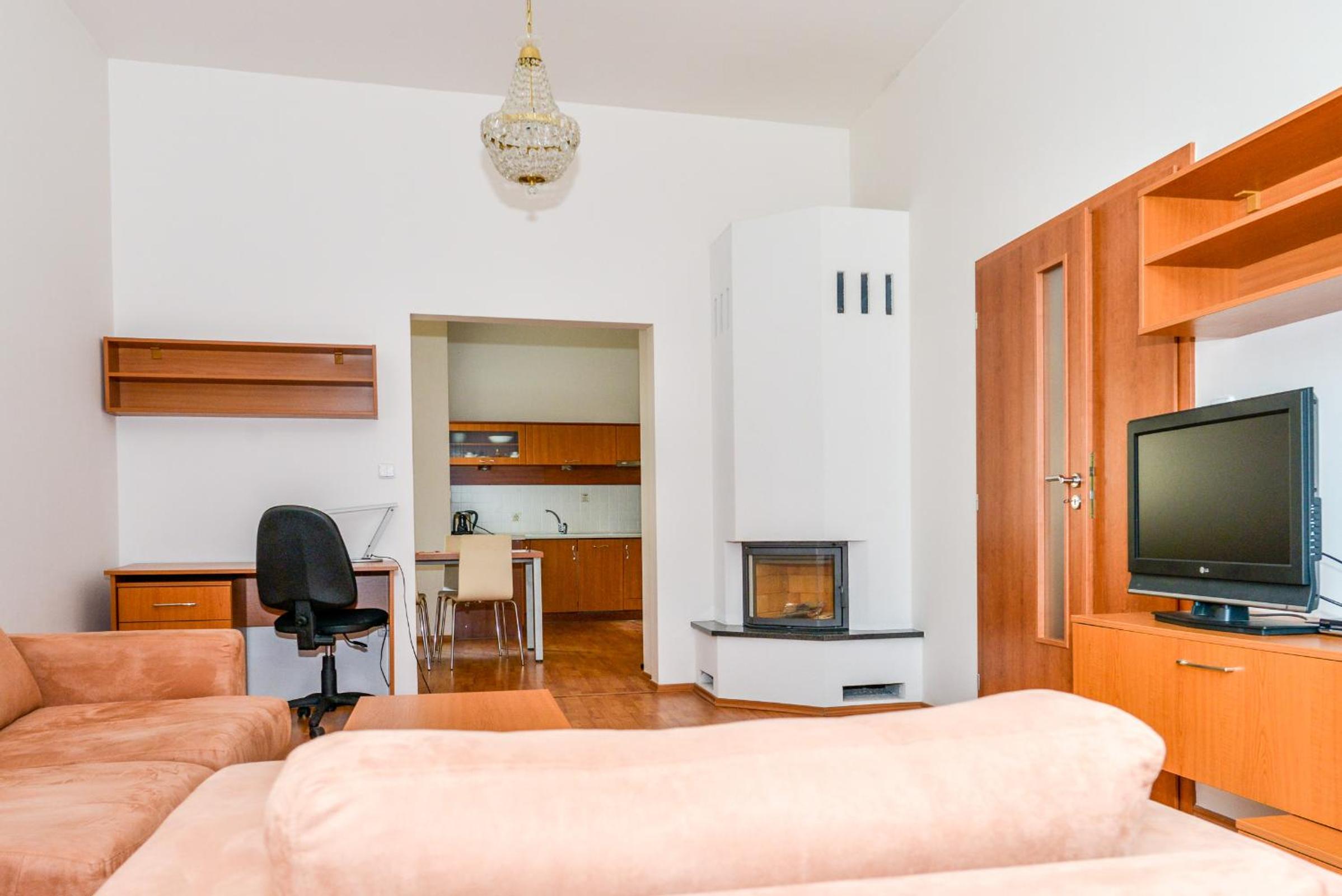 Studio Apartment - Photo 3