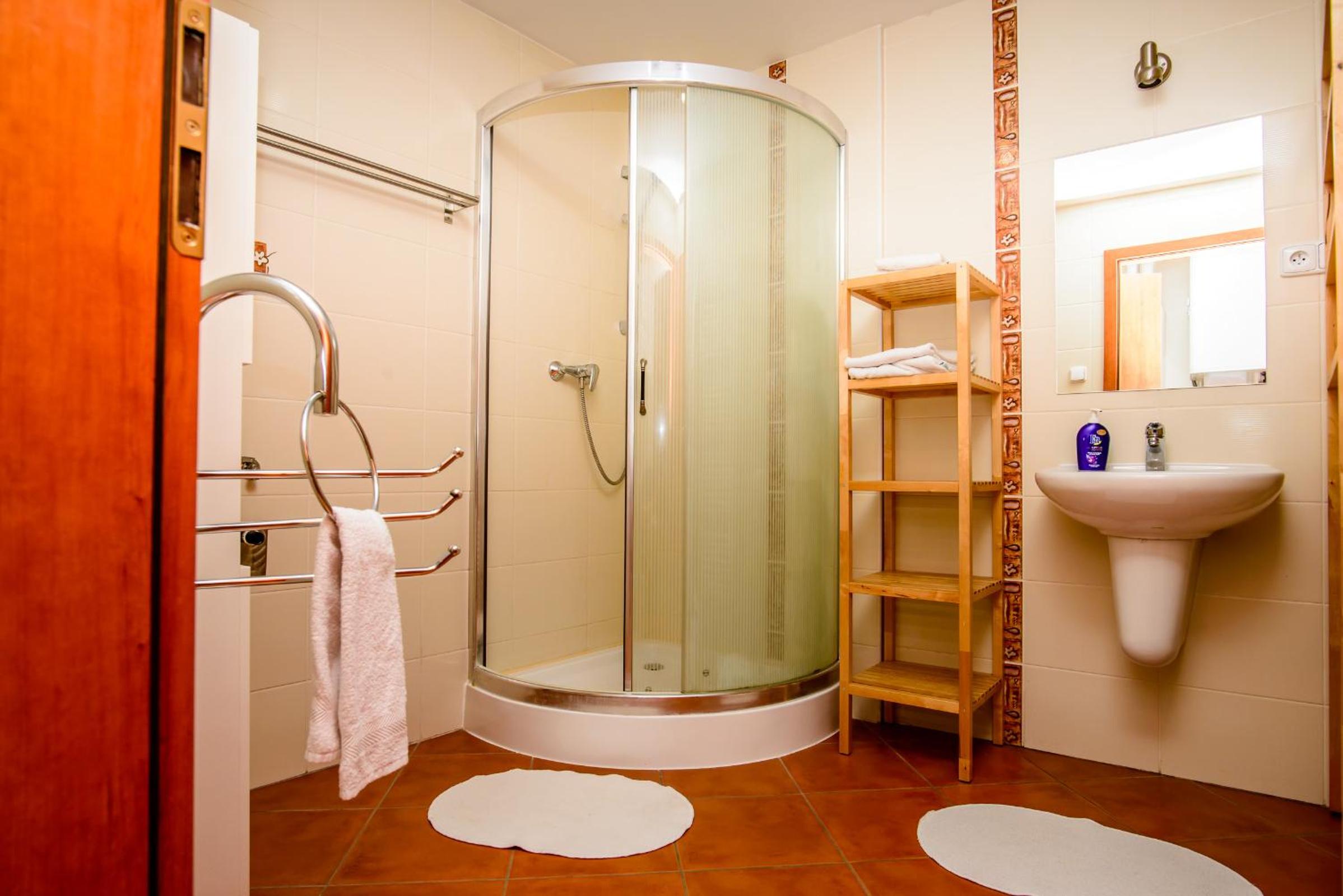 Apartment - Photo 2