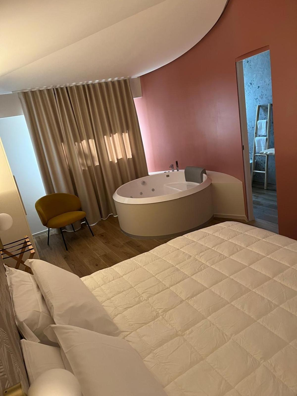Superior King Room photo 3