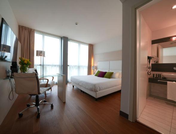 Superior Double or Twin Room with Terrace