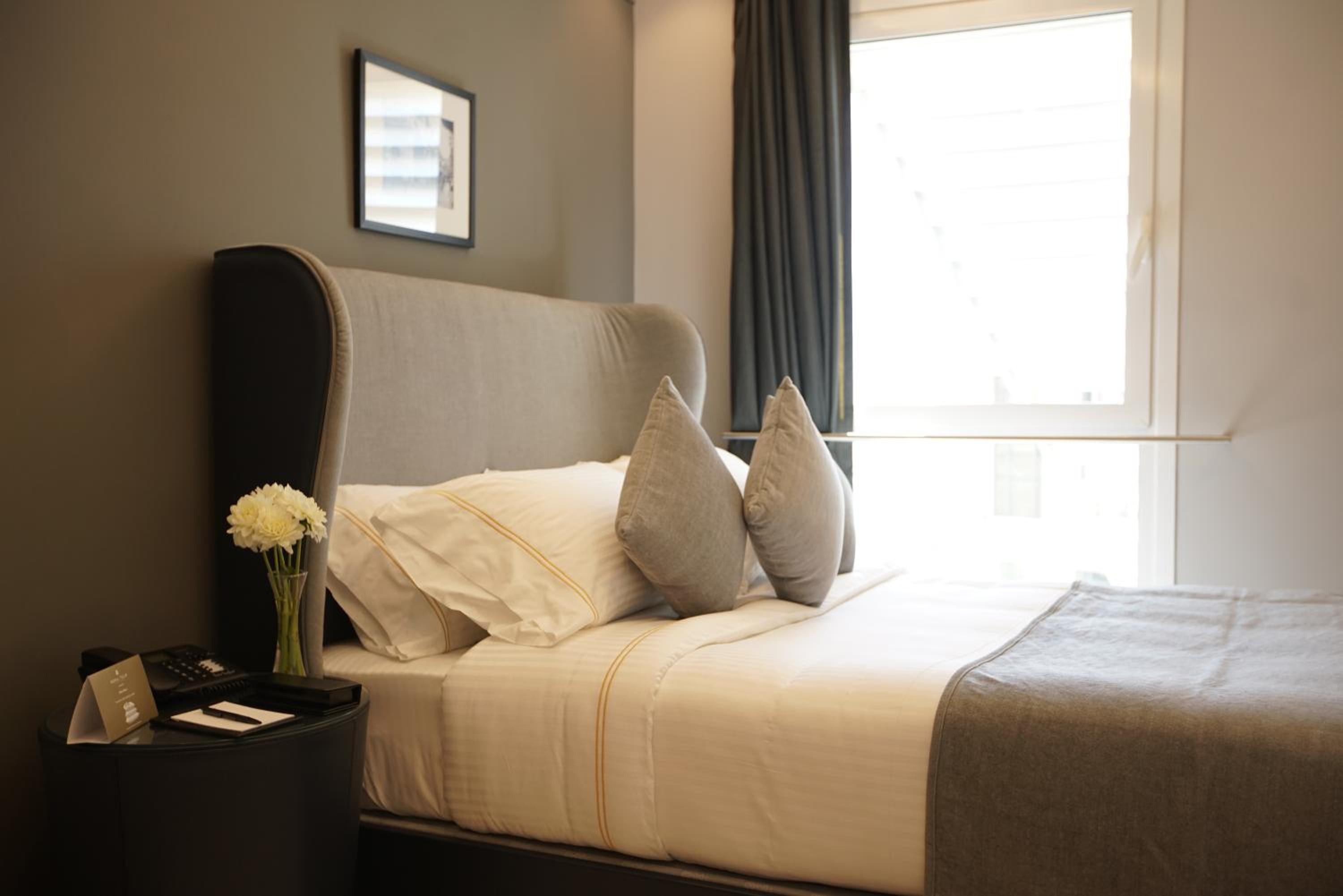 Standard Queen Room photo 1