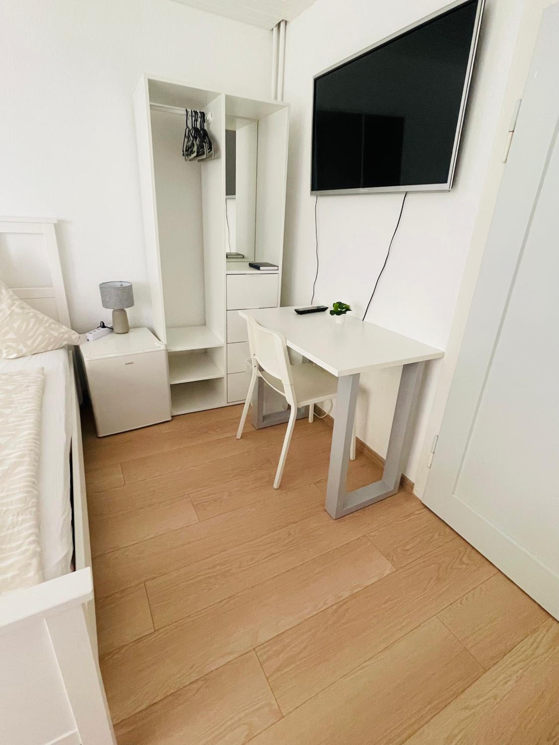Double Room - Photo 2