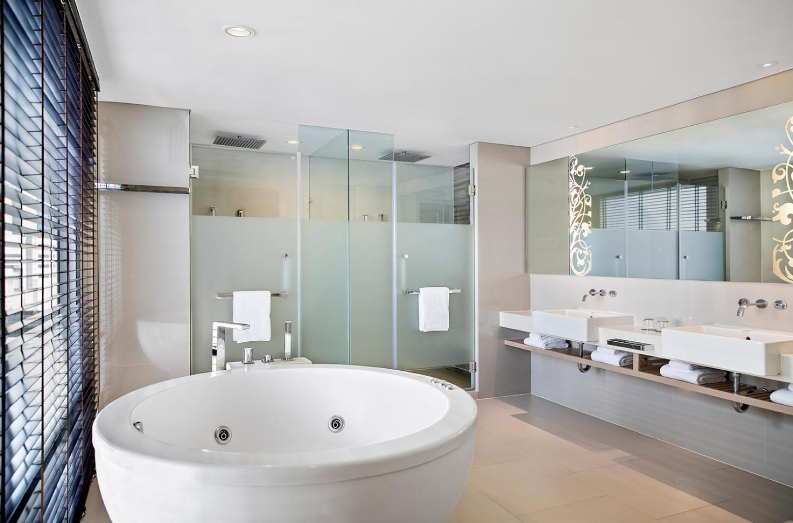 Presidential King Suite photo 2