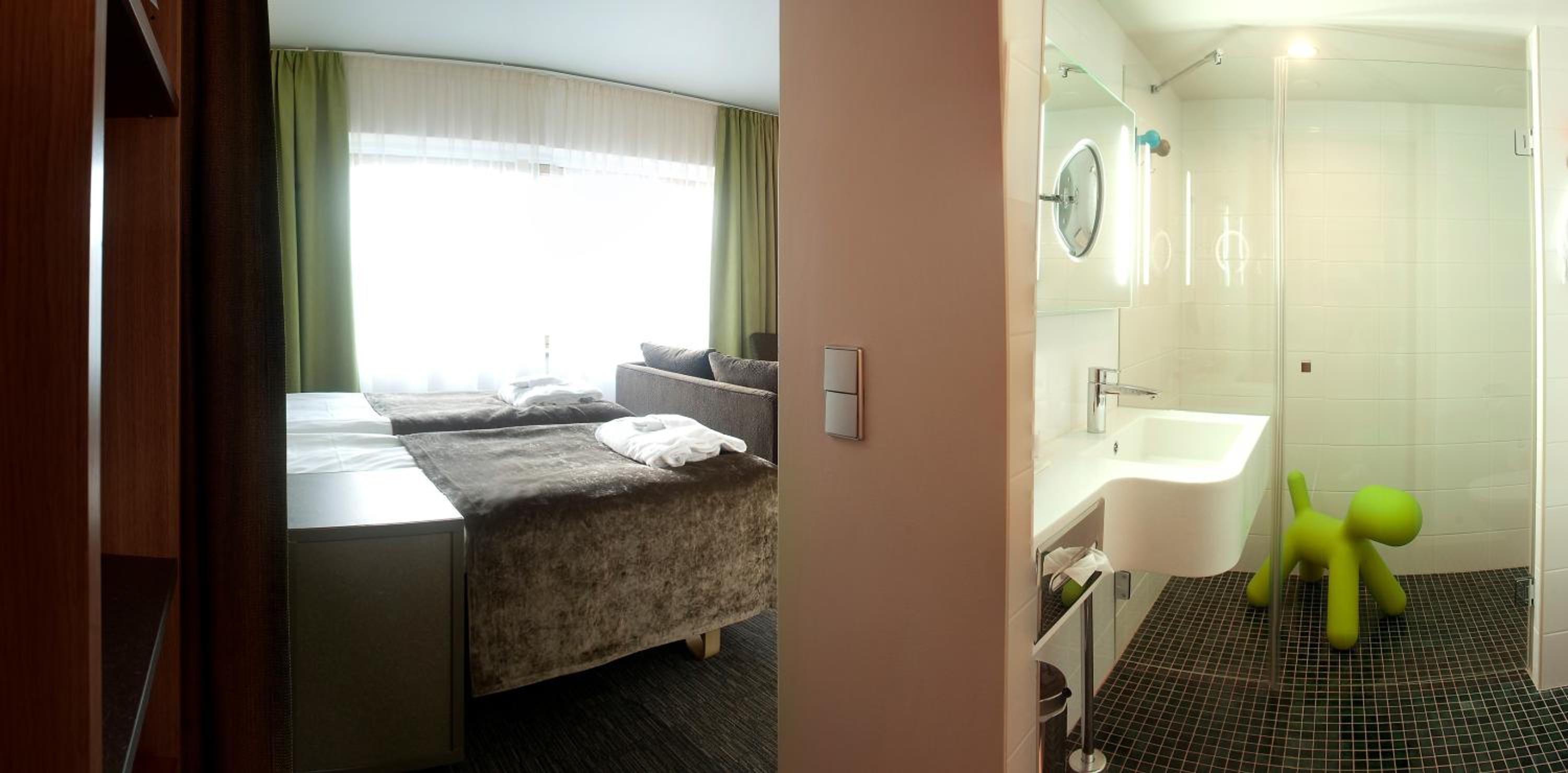 Twin Room - Photo 2