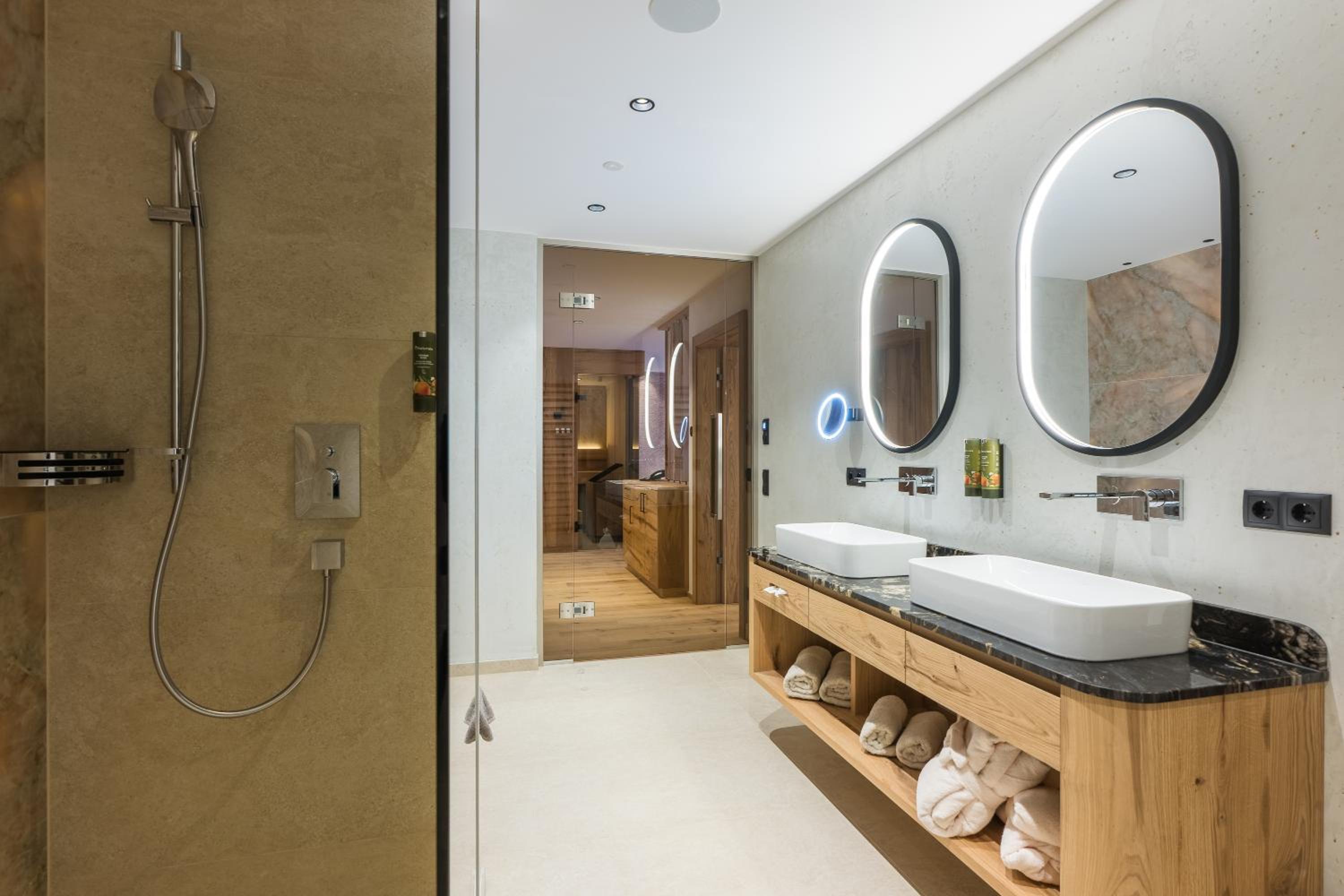 Suite with Sauna