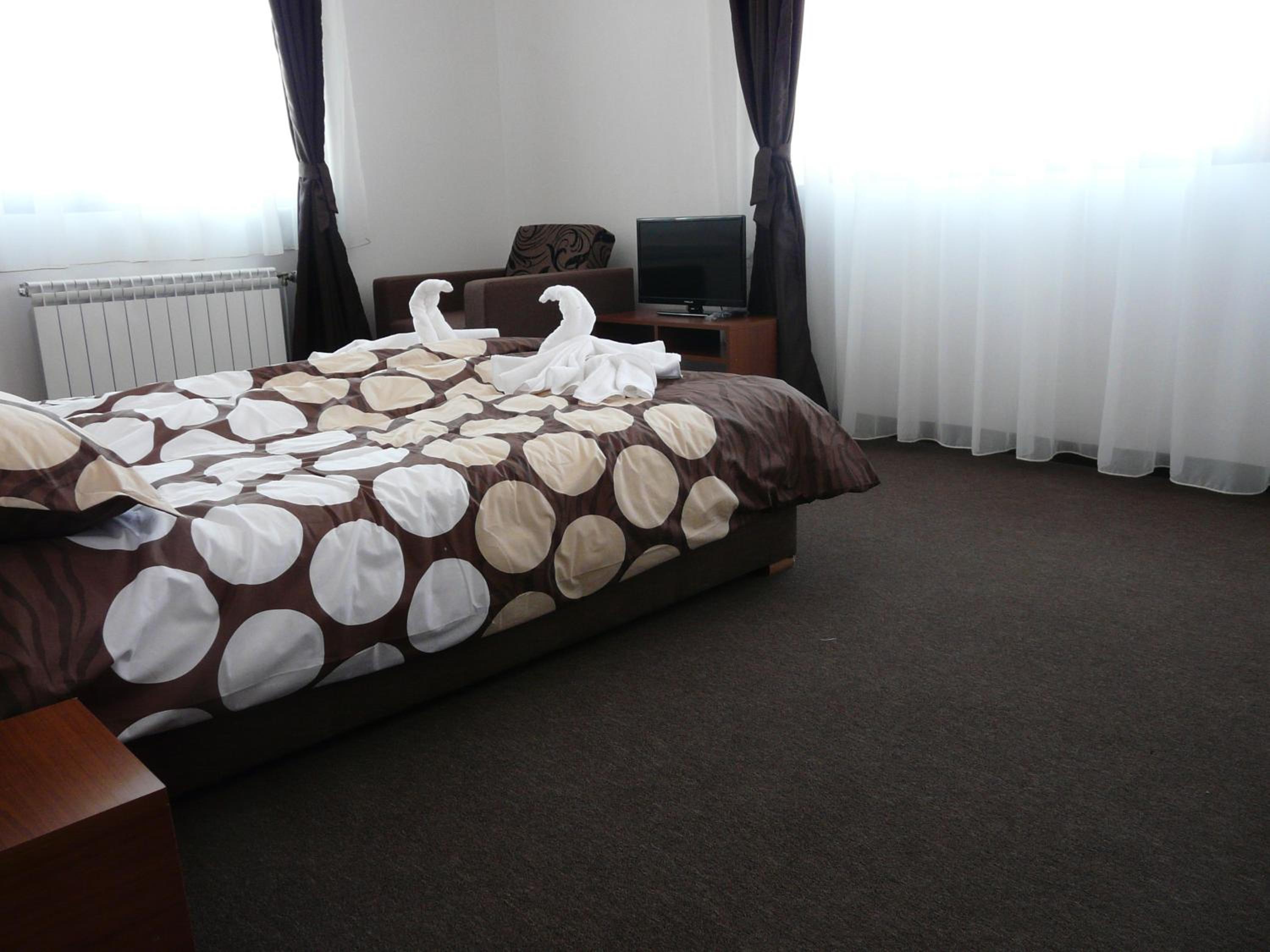 Double Room (2 Adults + 1 Child ) photo 1