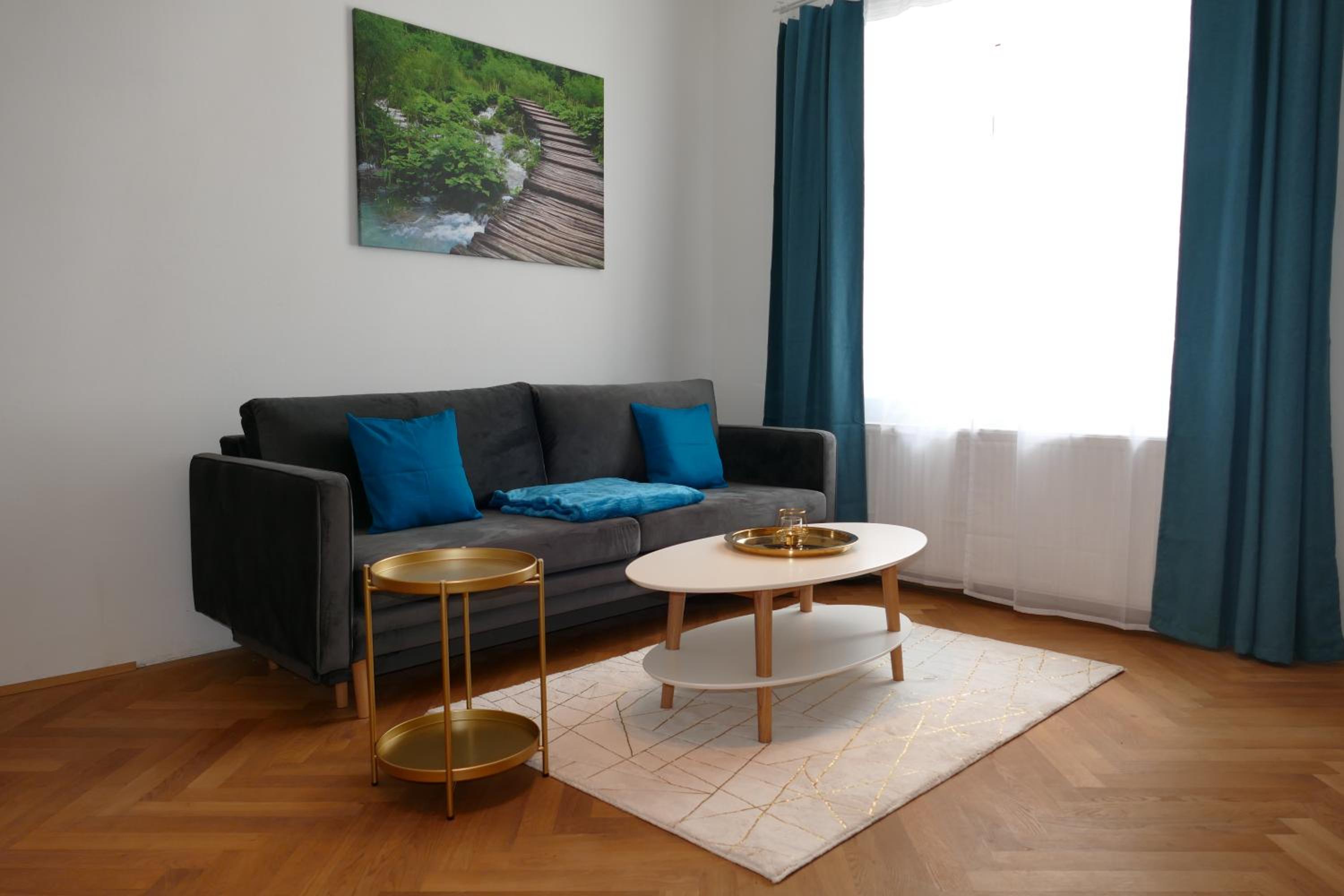 One-Bedroom Deluxe Apartment