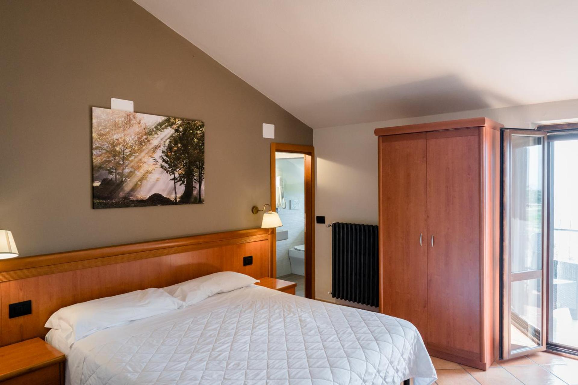 King Room with Balcony photo 2