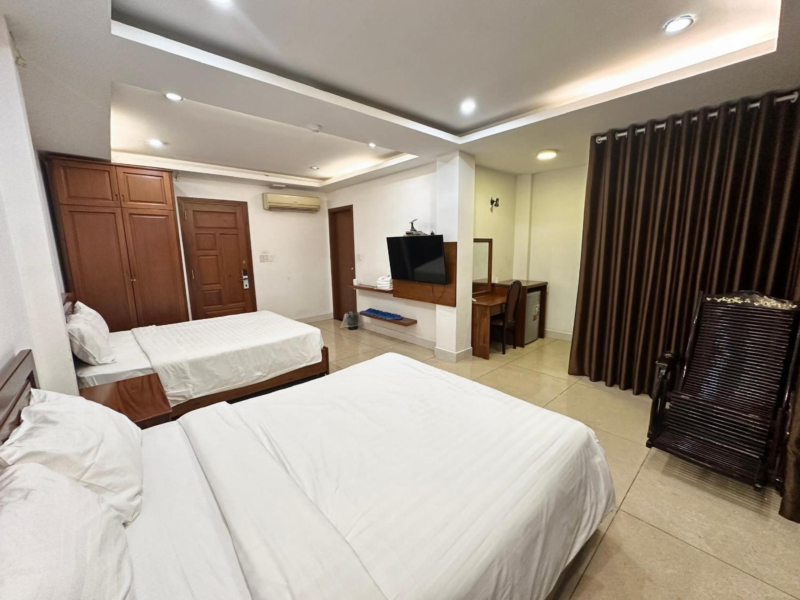 Deluxe Queen Room with Two Queen Beds