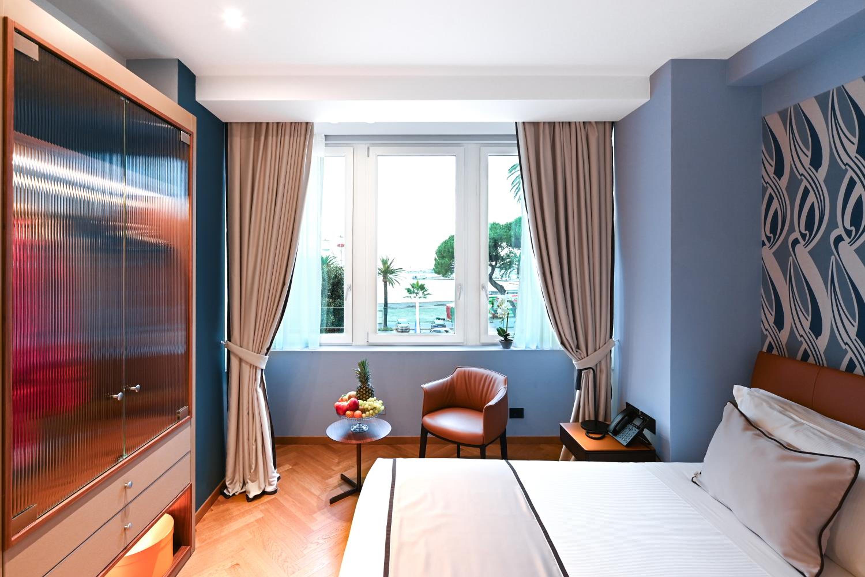 Executive Deluxe Room with Sea View