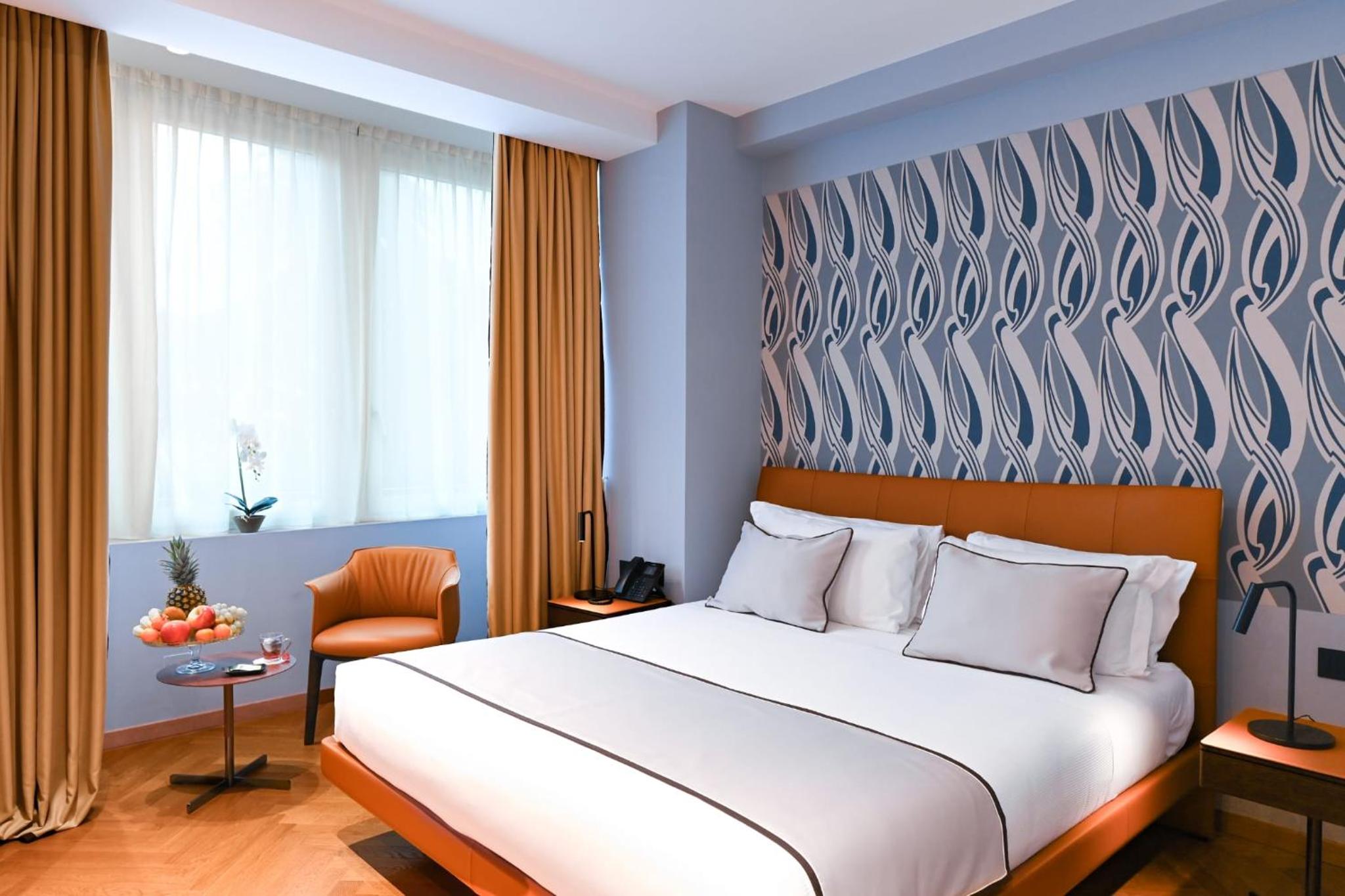 Executive Deluxe Room with Partial Sea View