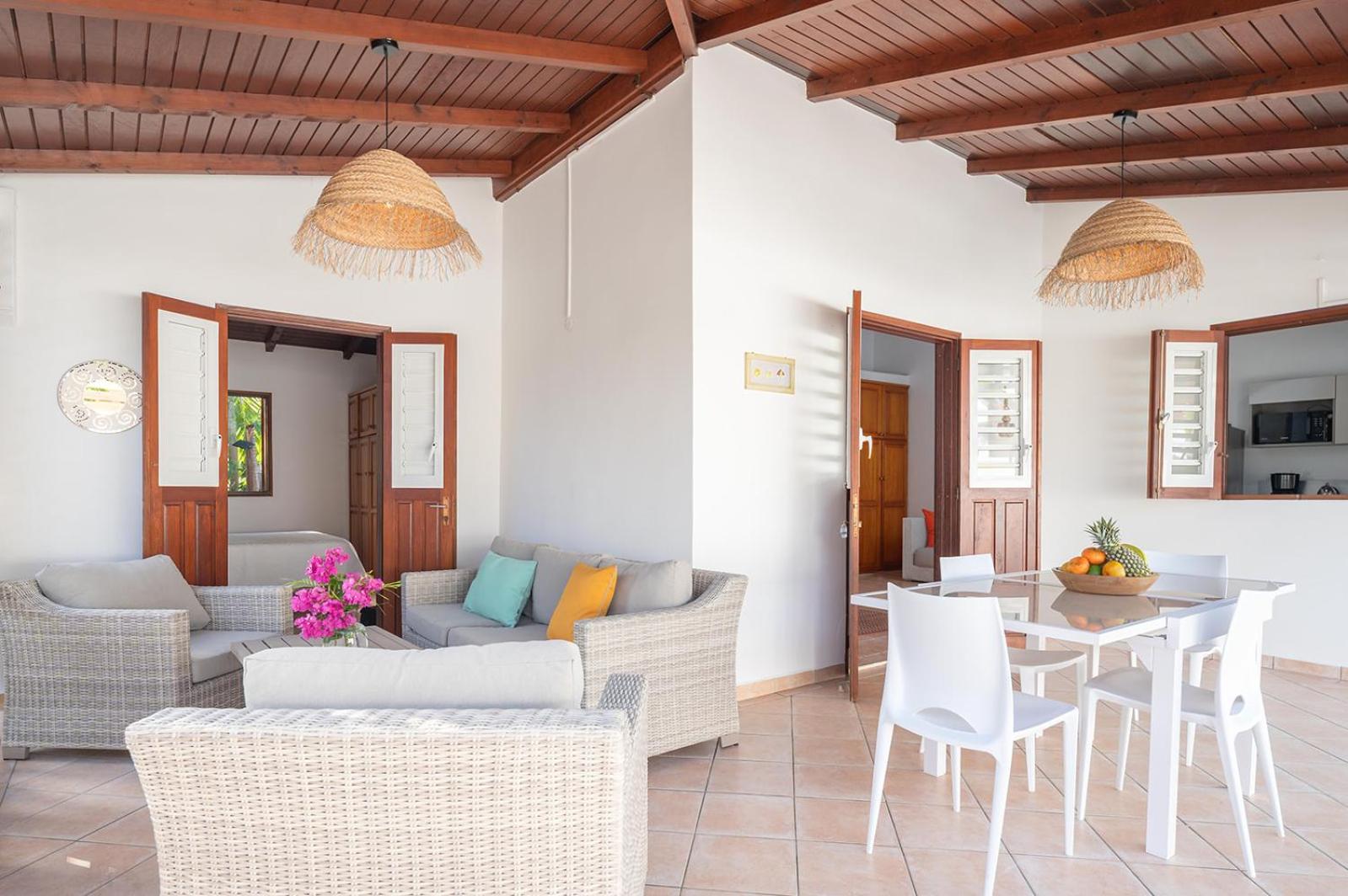 Villa photo 2