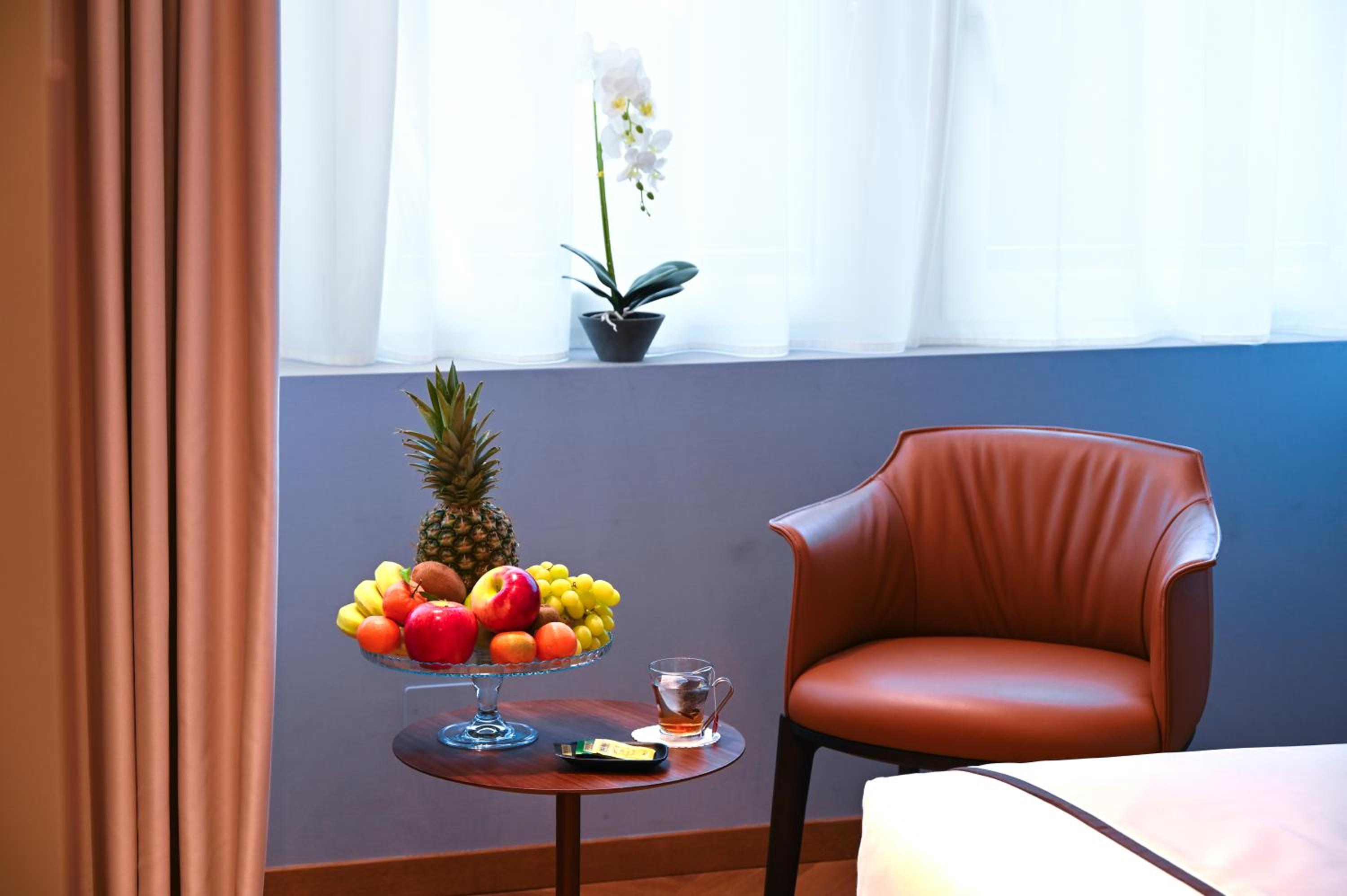 Executive Deluxe Room with Partial Sea View