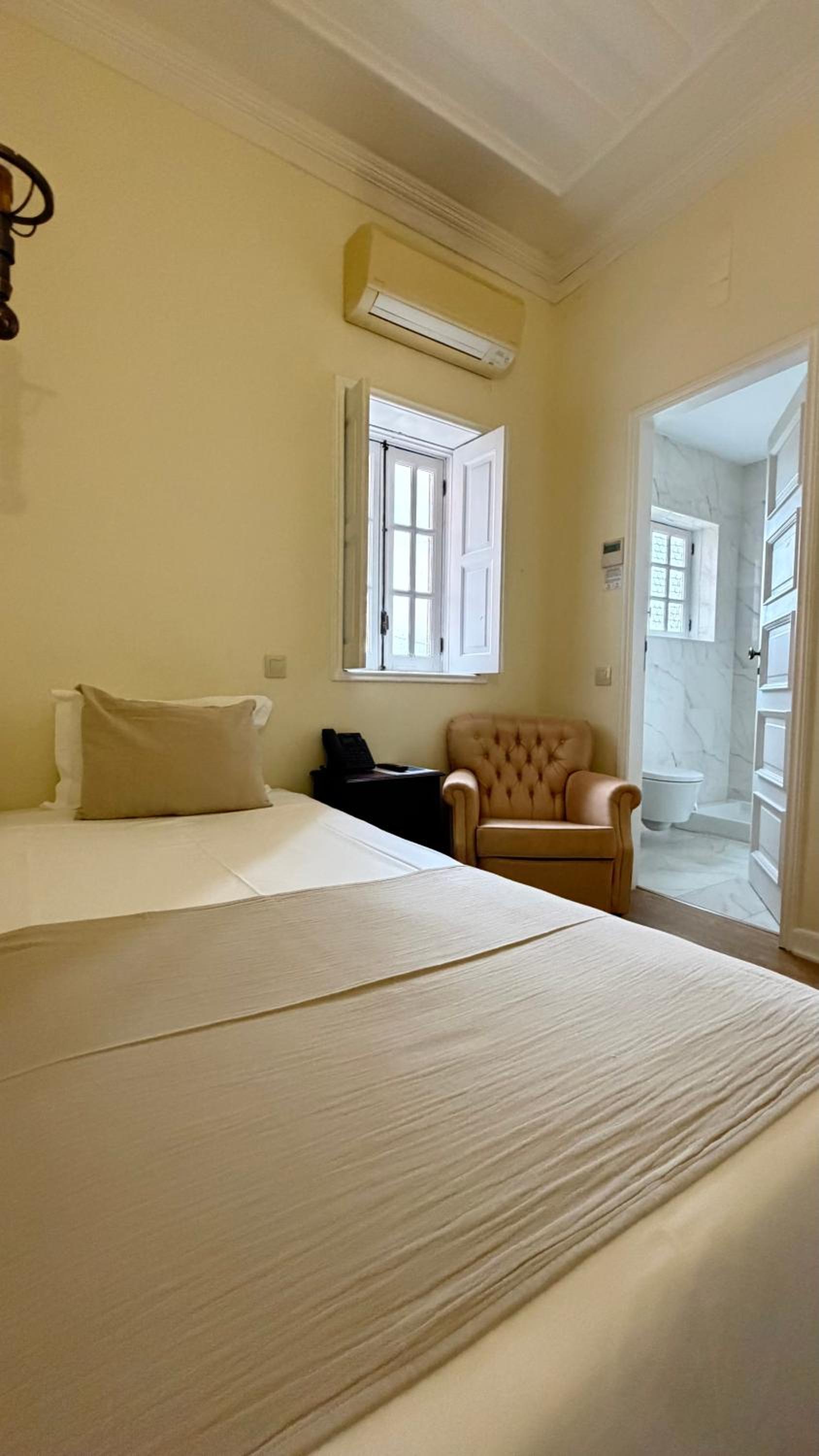 Single Room photo 2