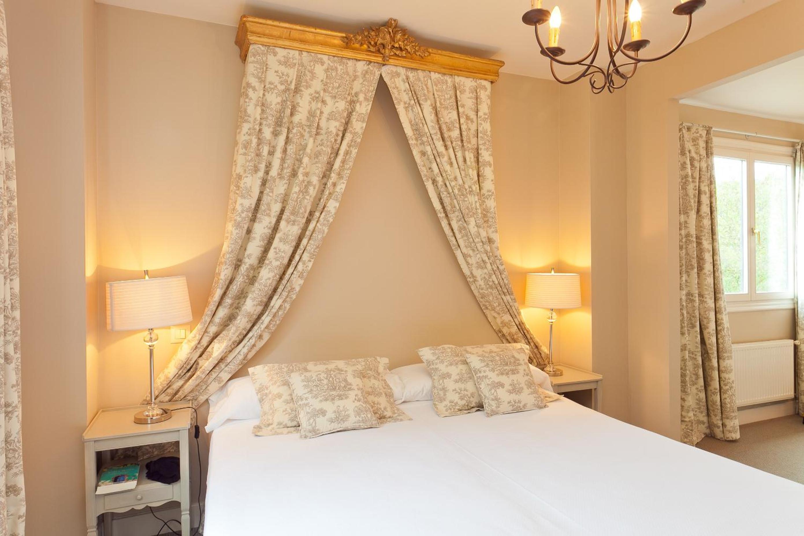 Premium Double Room with Pool View photo 3