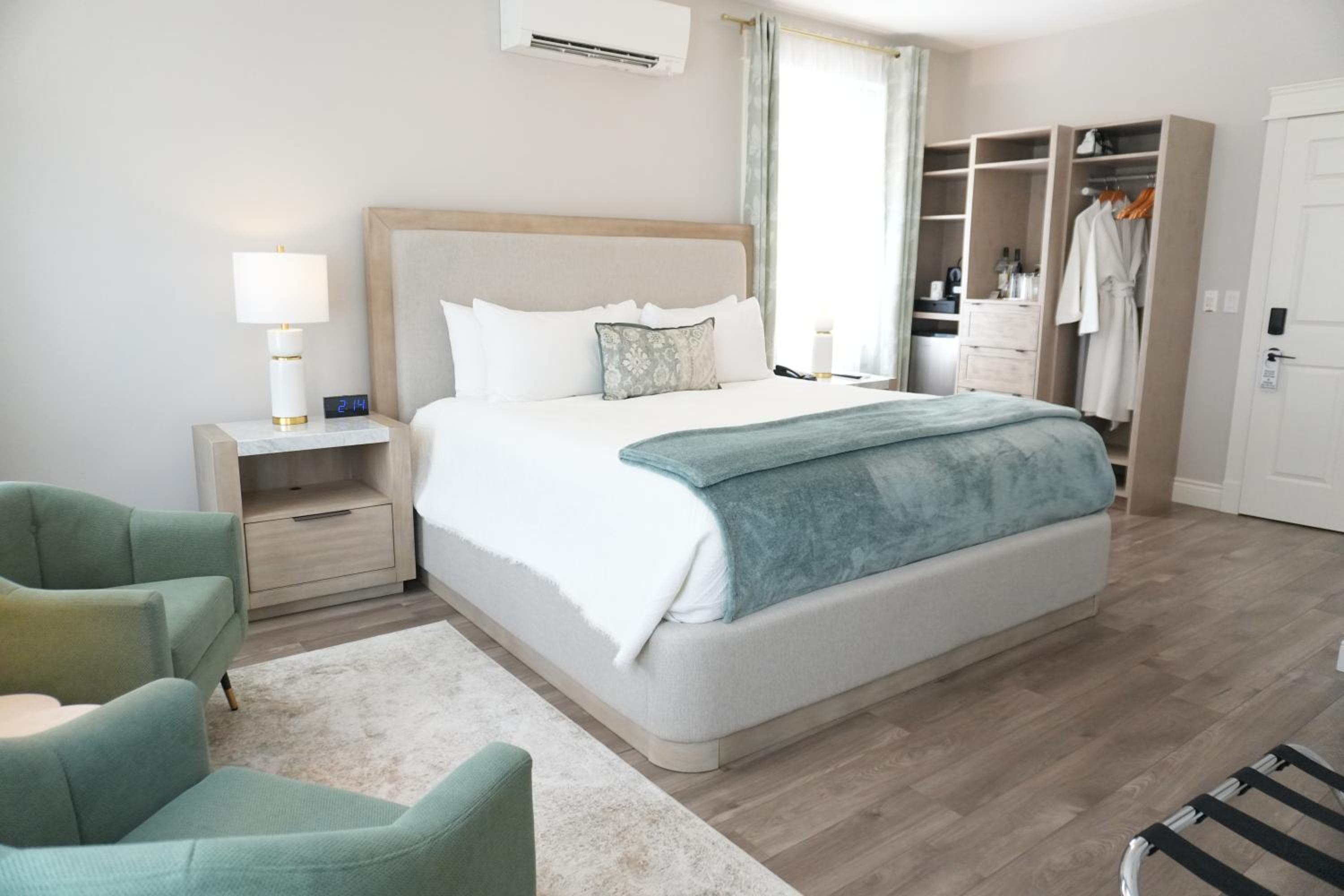 Superior King Room