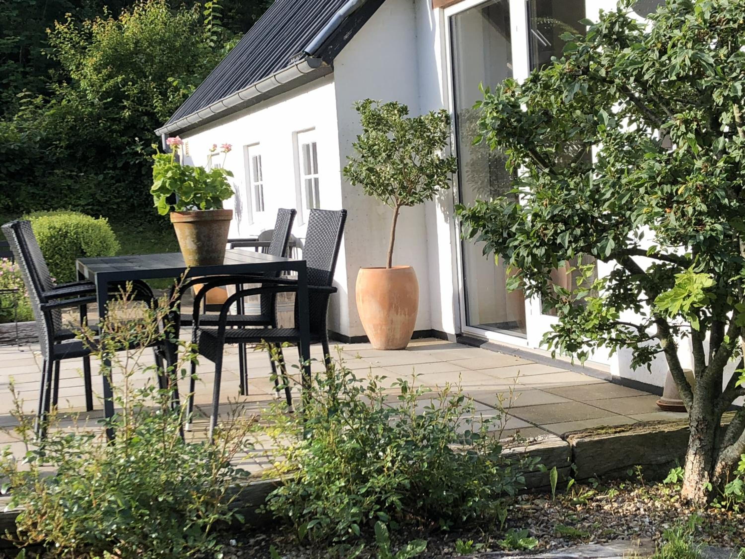 Family Room with Garden View photo 2