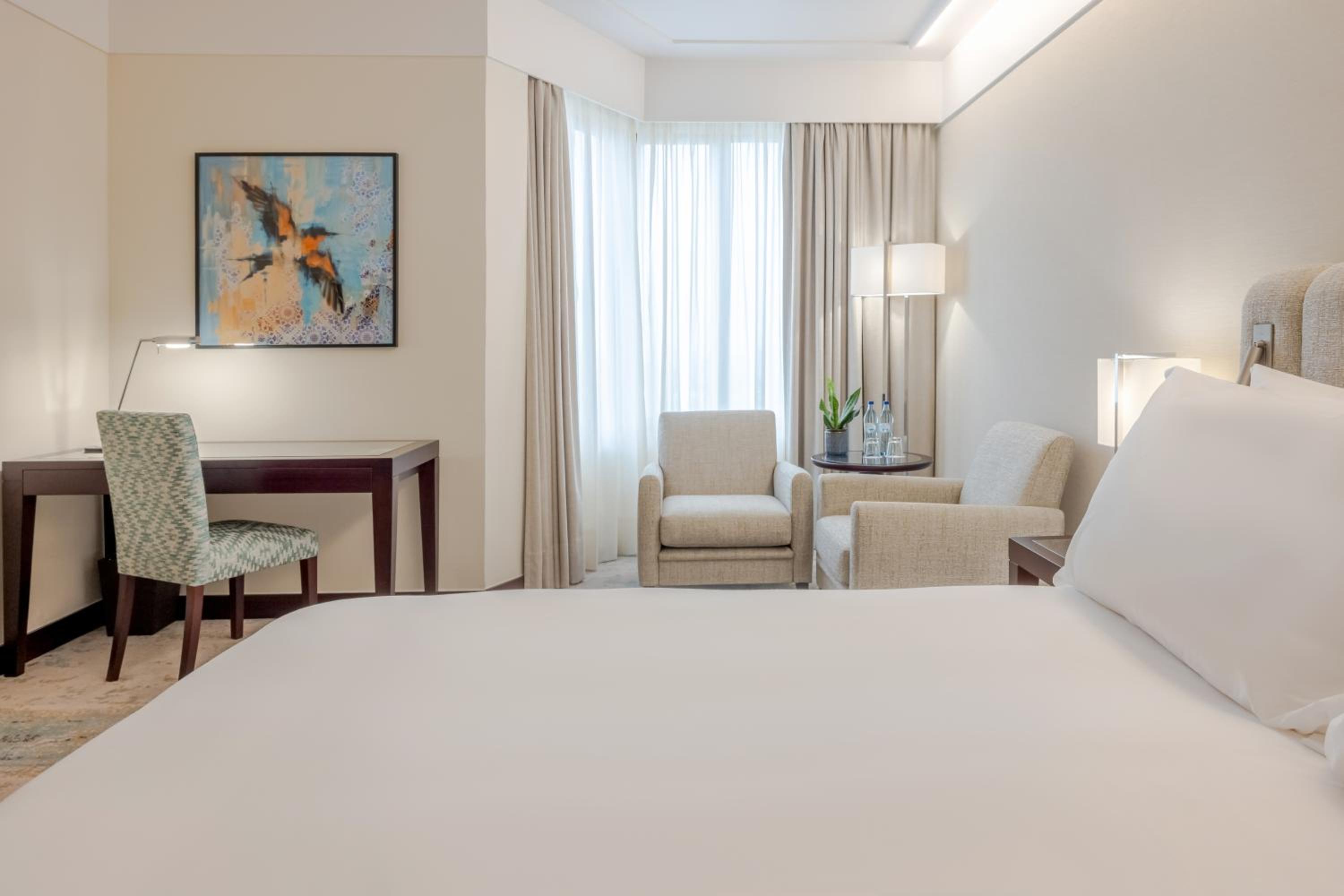 Standard Queen Room - High Floor - Photo 3