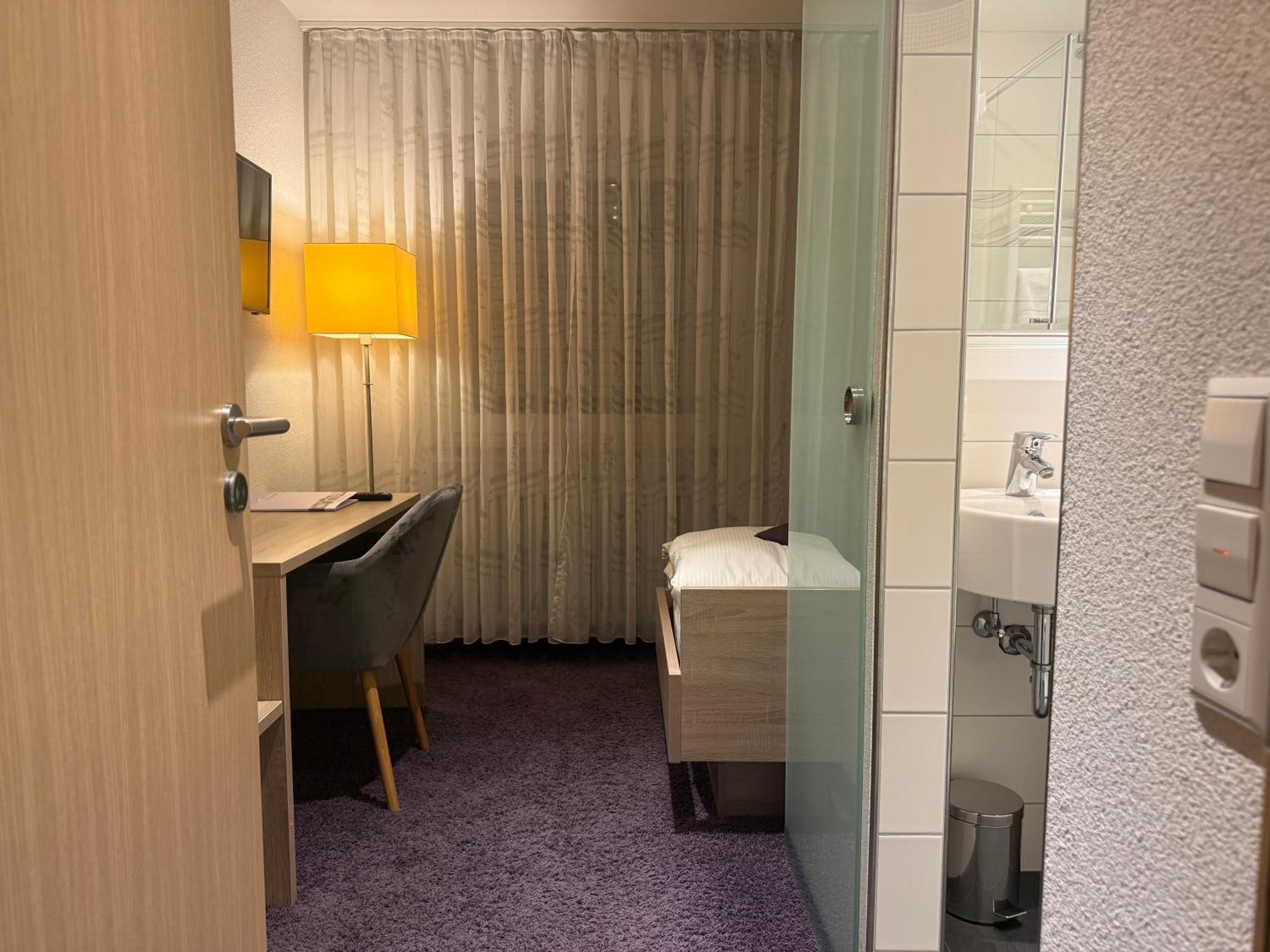 Economy Single Room