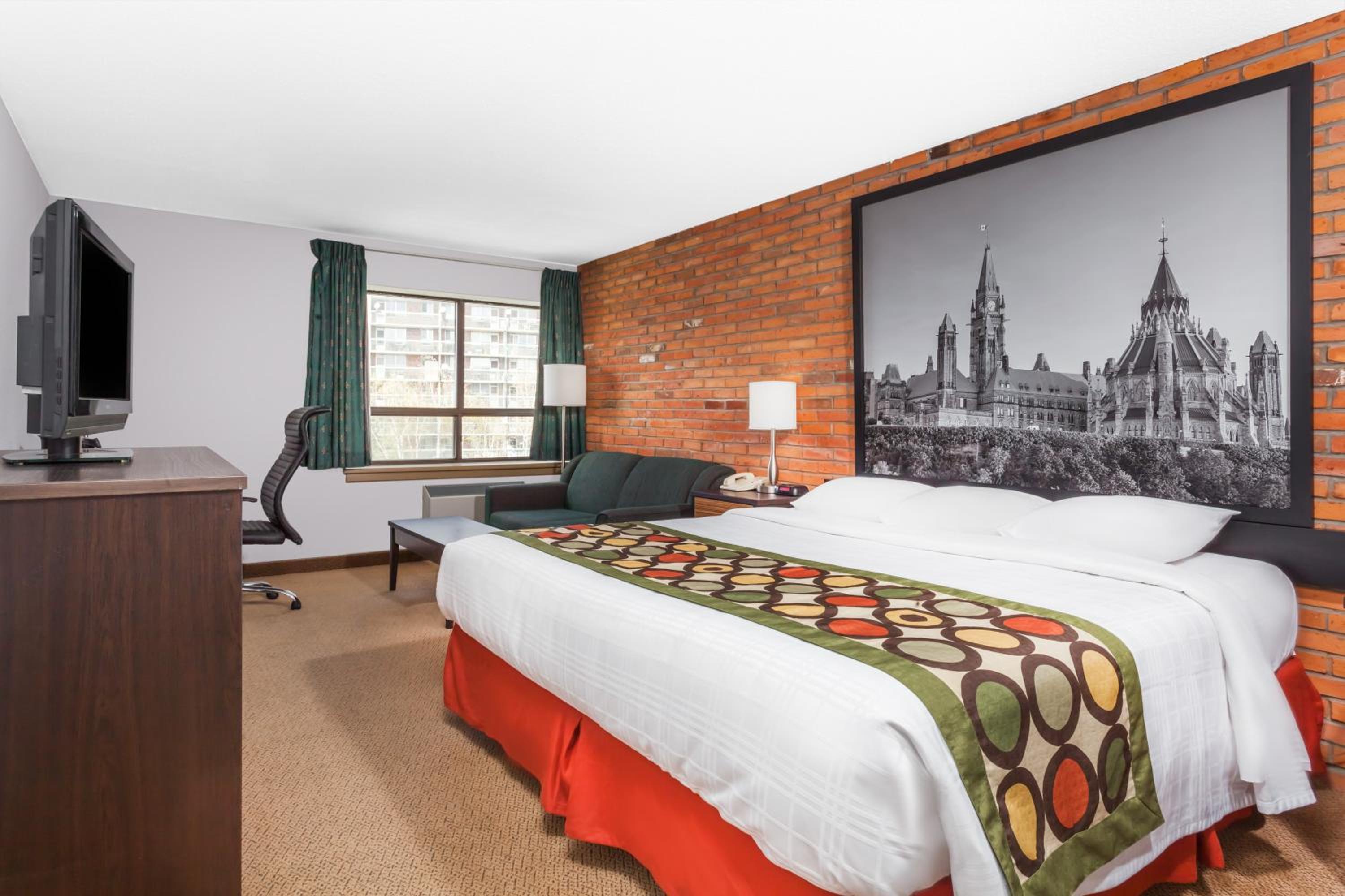 King Room - First Floor - Non-Smoking - Photo 7