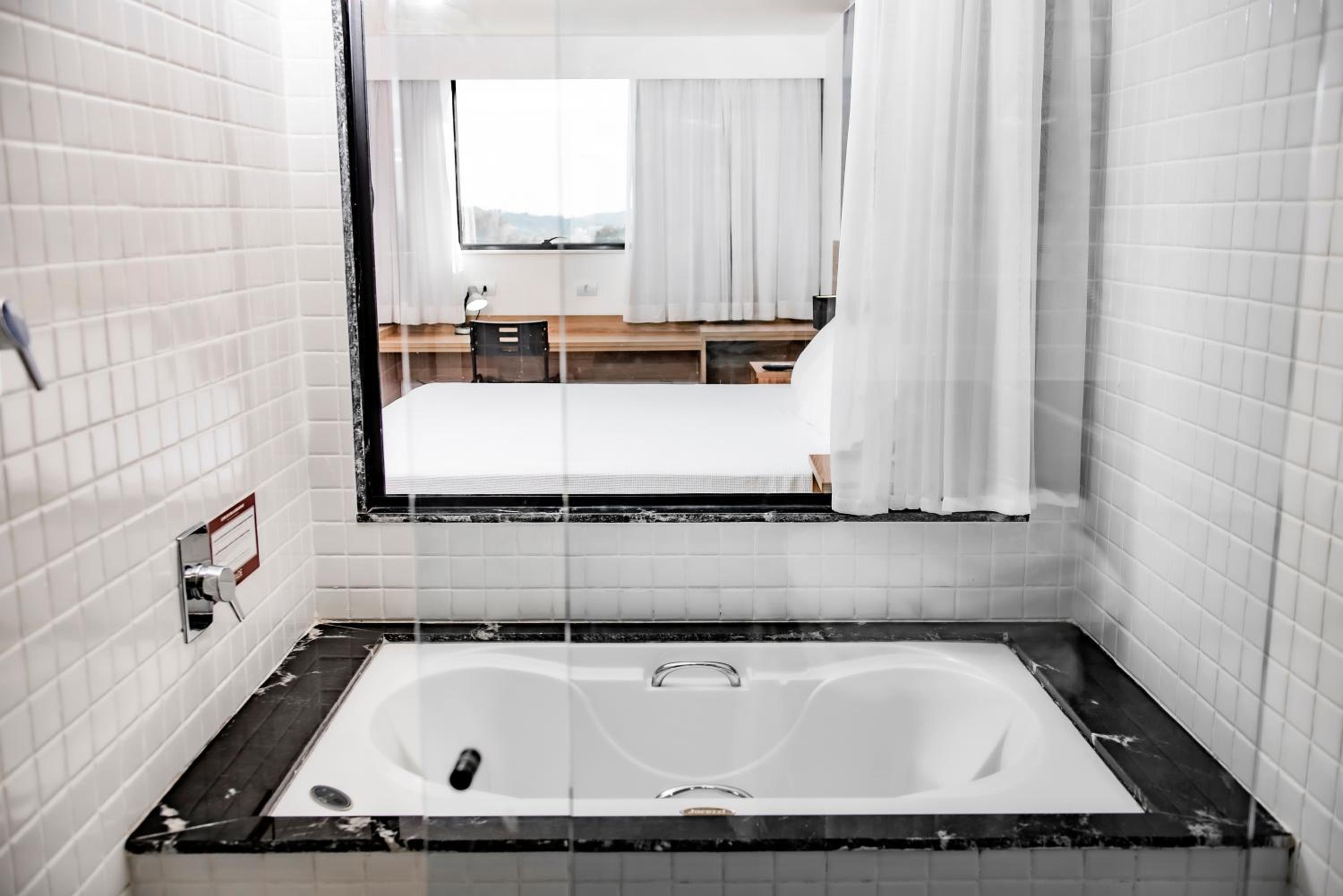 Double Room with Spa Bath photo 2
