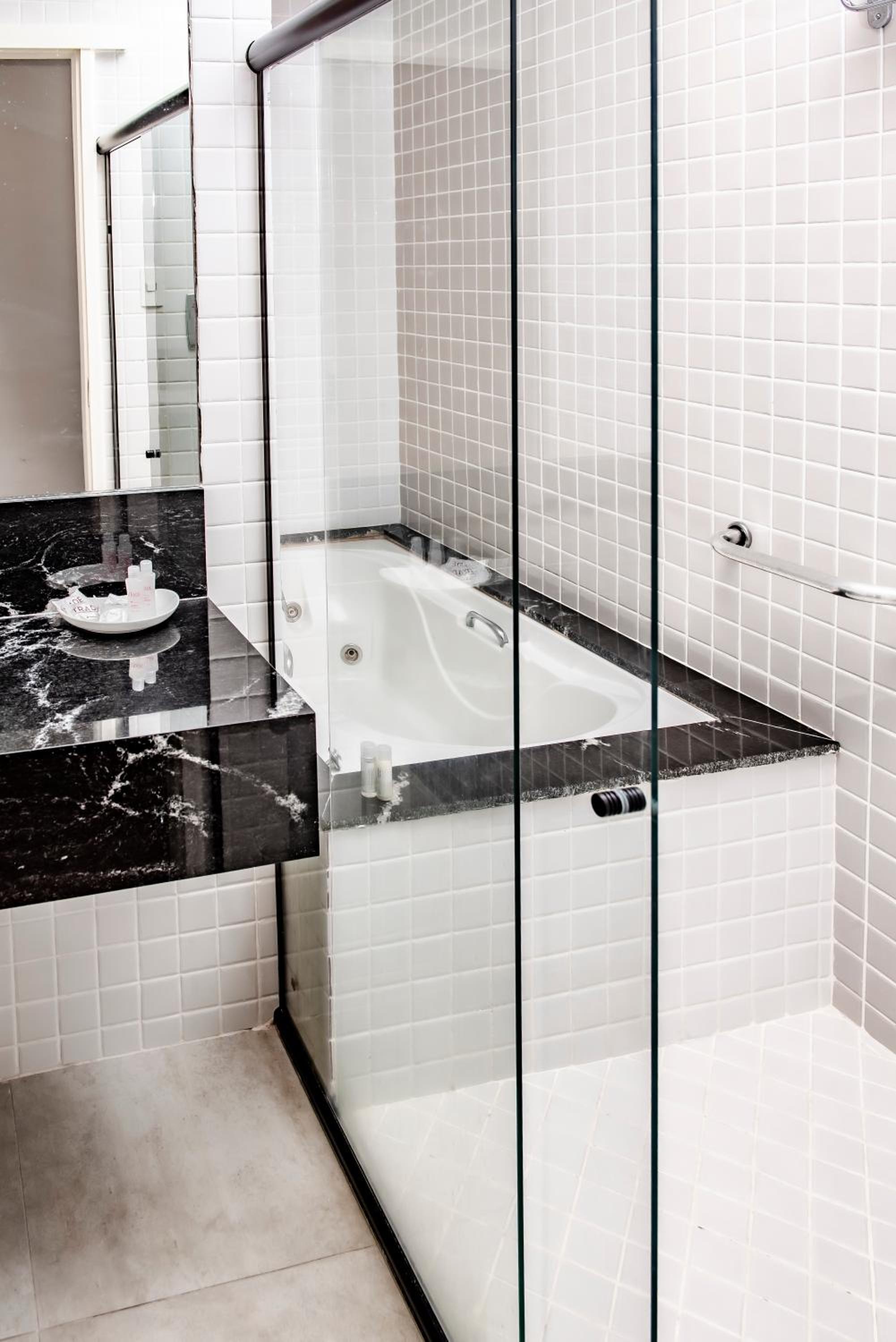King Room with Spa Bath