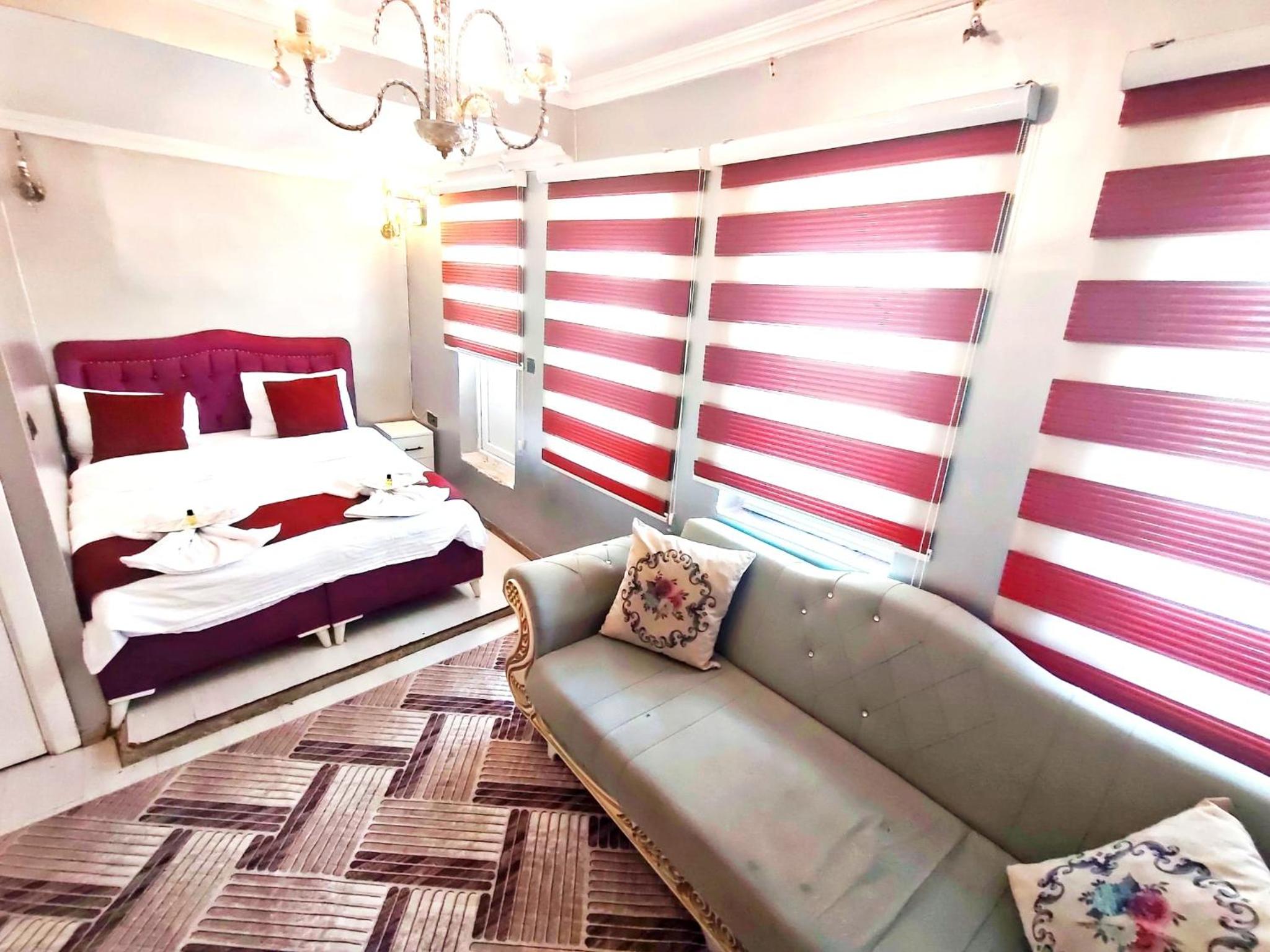 Deluxe Triple Room photo 2