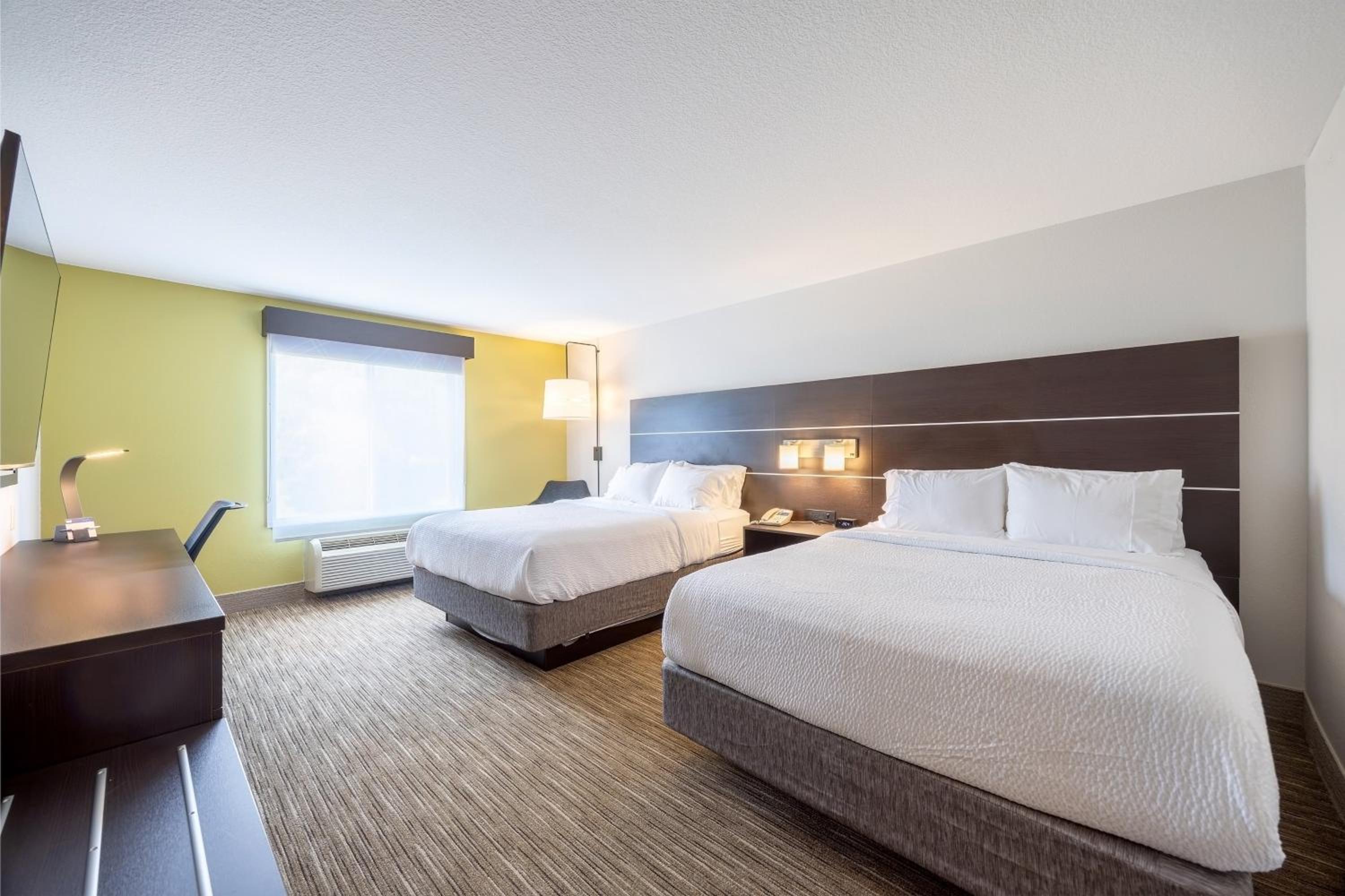 Standard Queen Room with Two Queen Beds