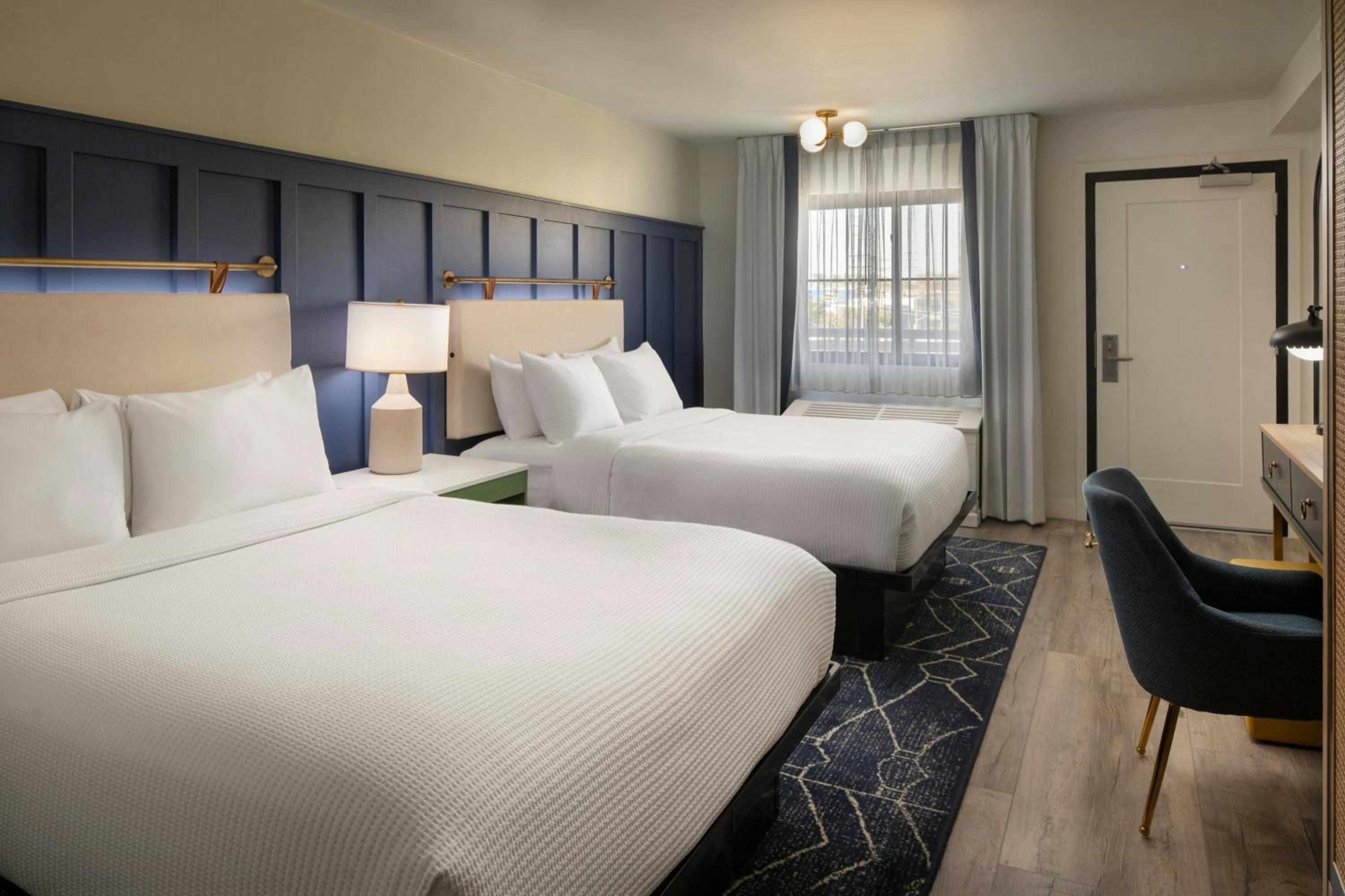 Queen Room with Two Queen Beds - Photo 3