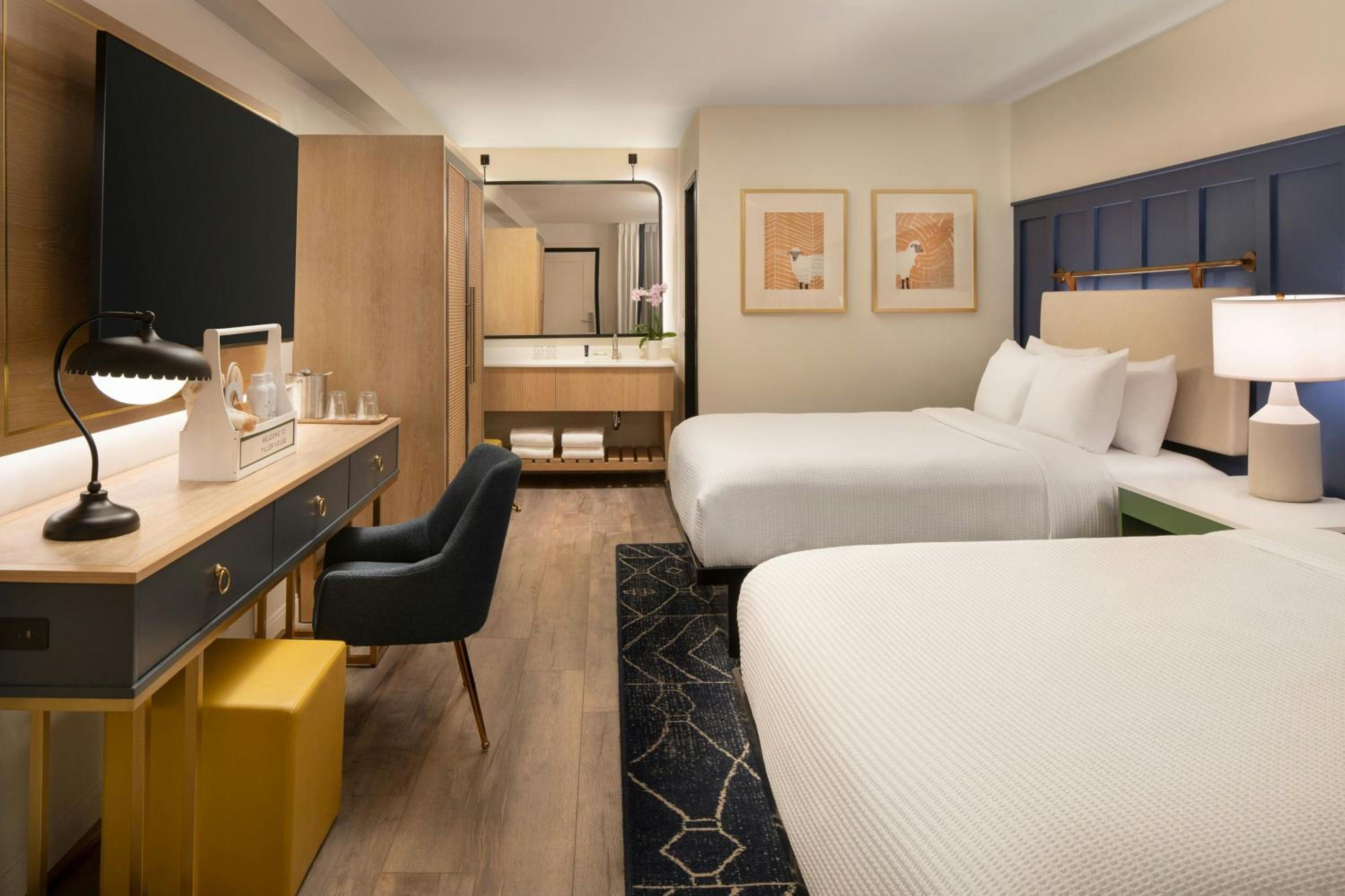 Queen Room with Two Queen Beds - Photo 1
