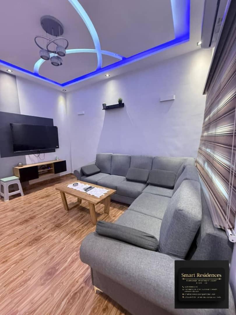 Deluxe One-Bedroom Apartment with City View photo 2