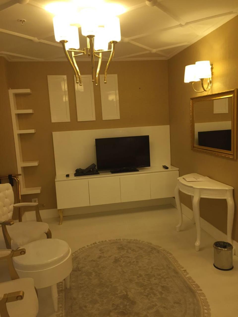 Deluxe Double Room (2 Adults + 1 Child) photo 1