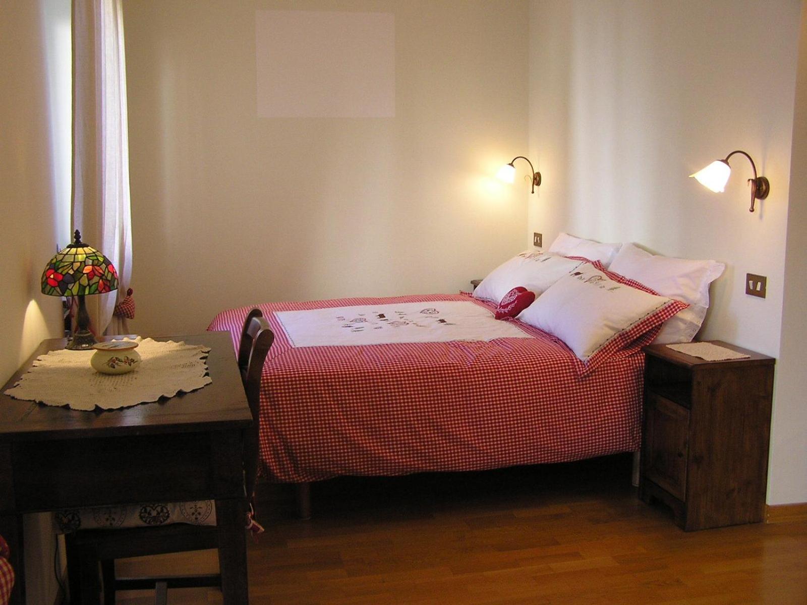 Double Room with Private External Bathroom - Photo 1