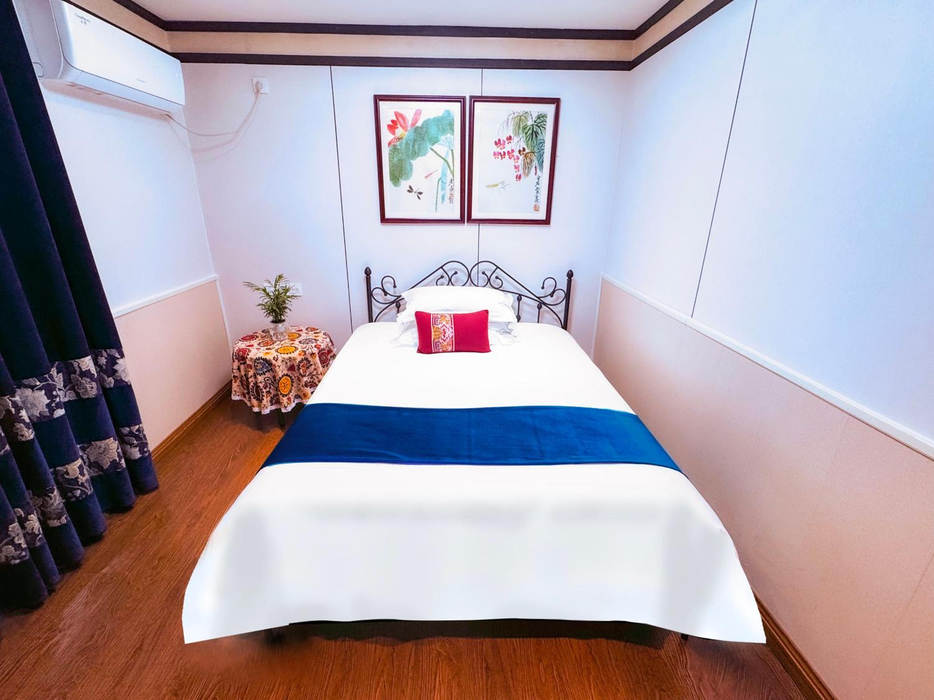 Economy Double Room photo 1